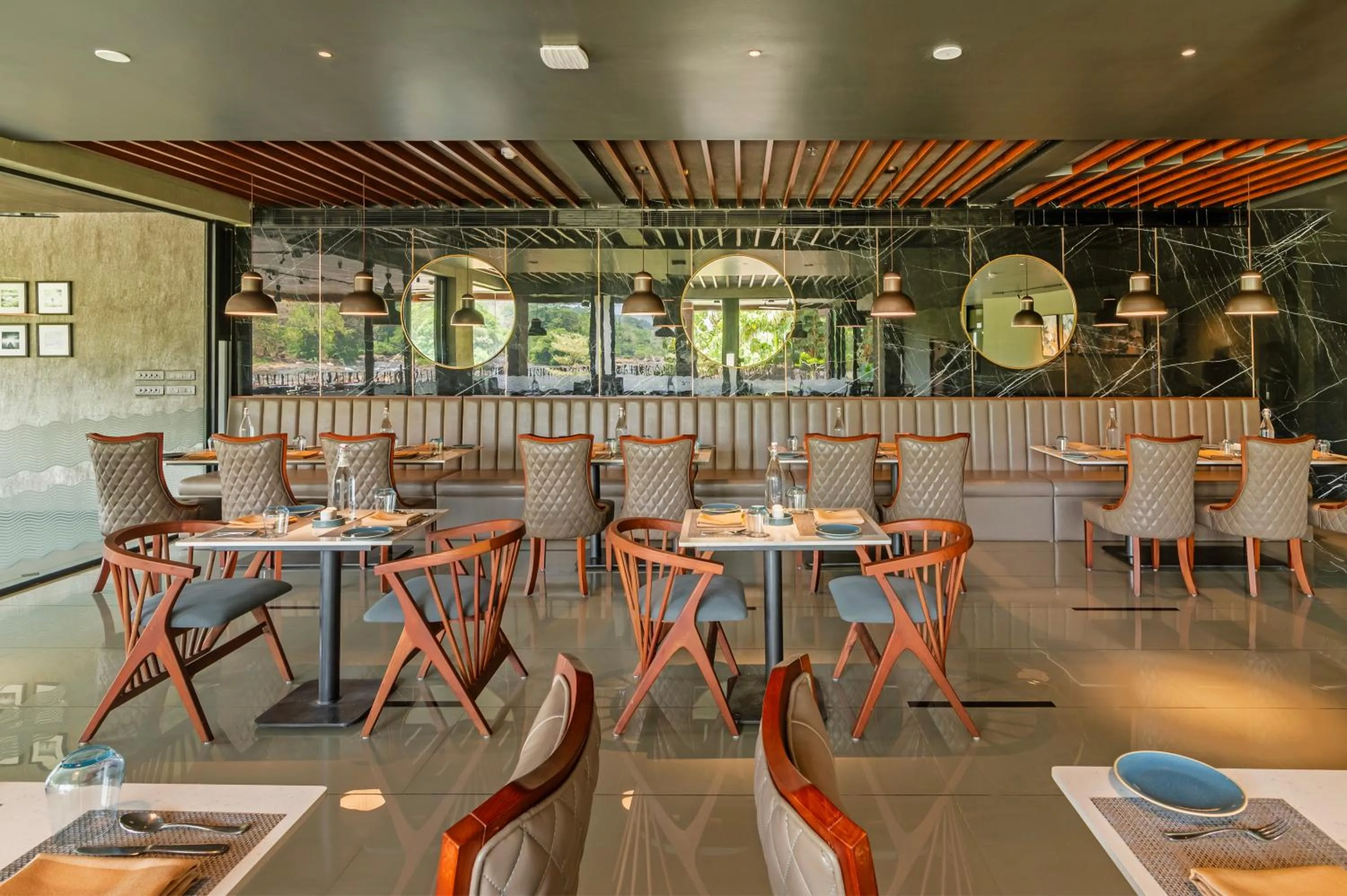 Restaurant/places to eat in Sterling Athirappilly