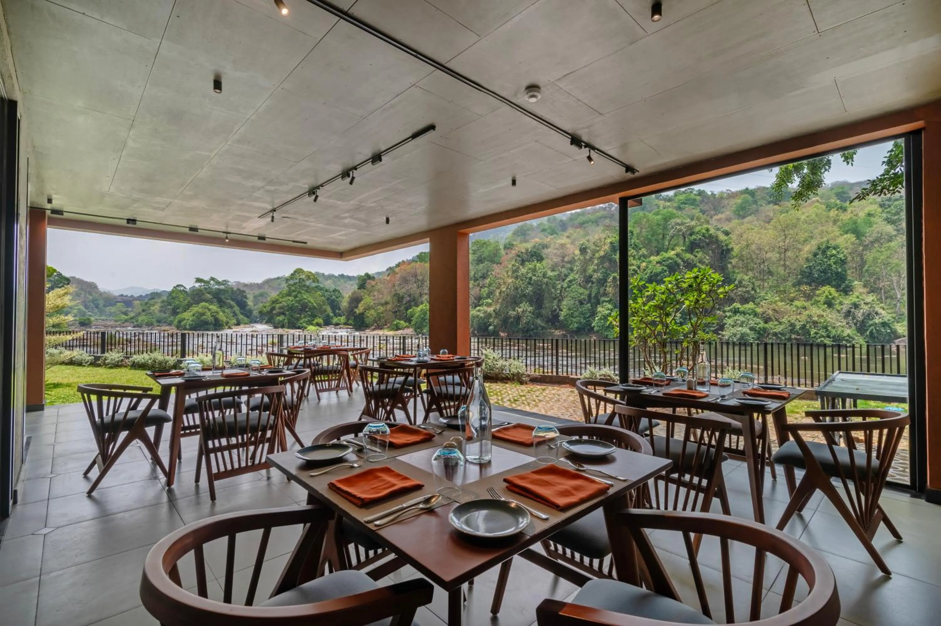 Restaurant/places to eat in Sterling Athirappilly