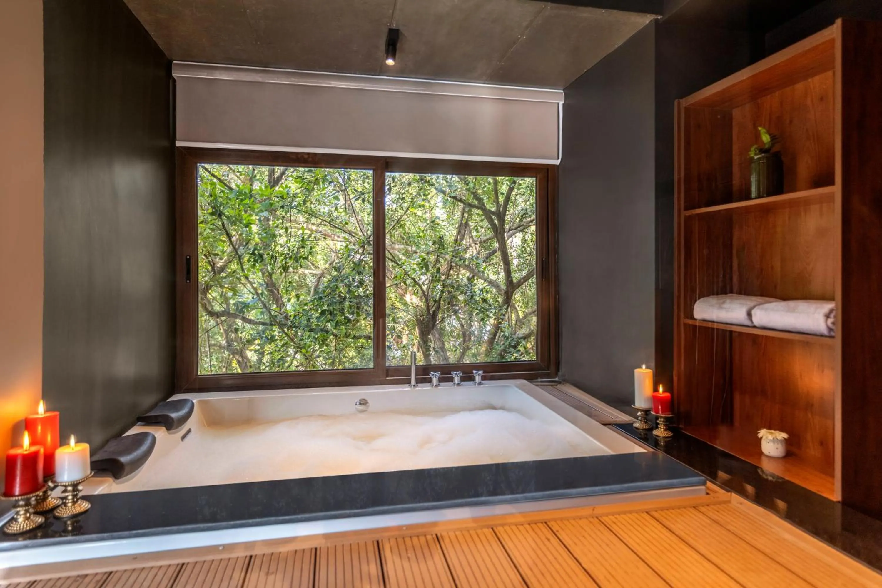 Hot Tub in Sterling Athirappilly