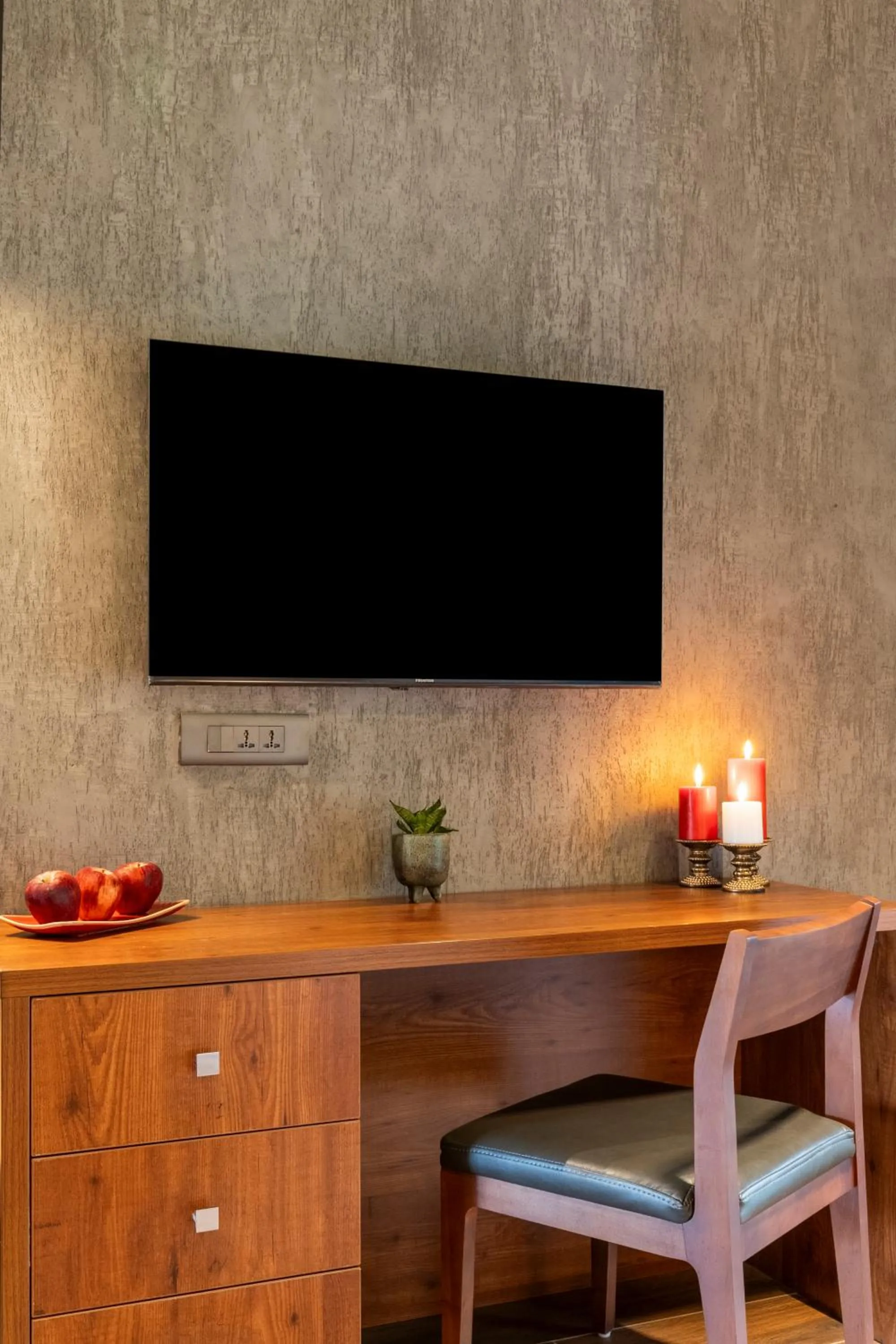 TV and multimedia in Sterling Athirappilly