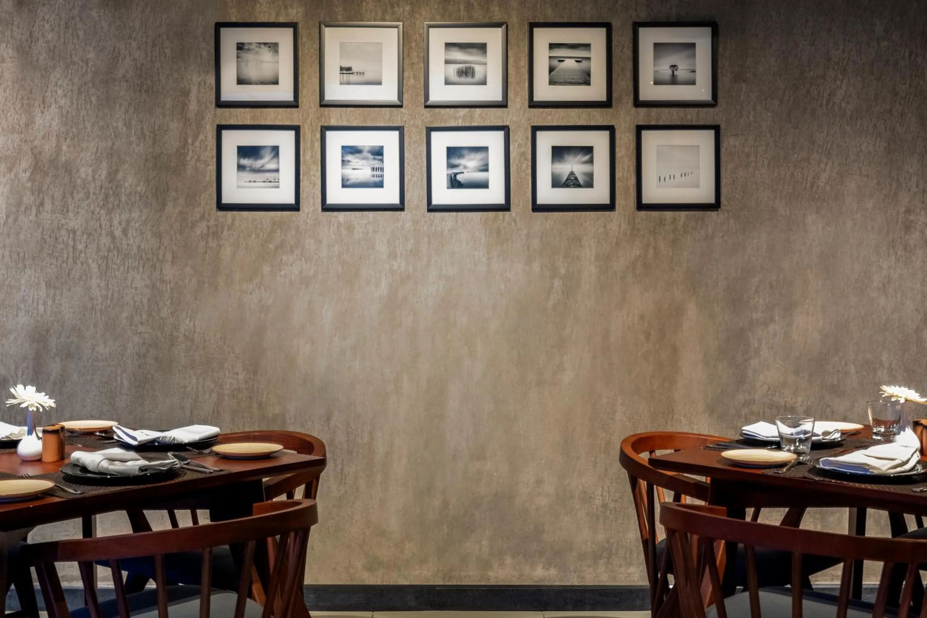 Restaurant/places to eat in Sterling Athirappilly