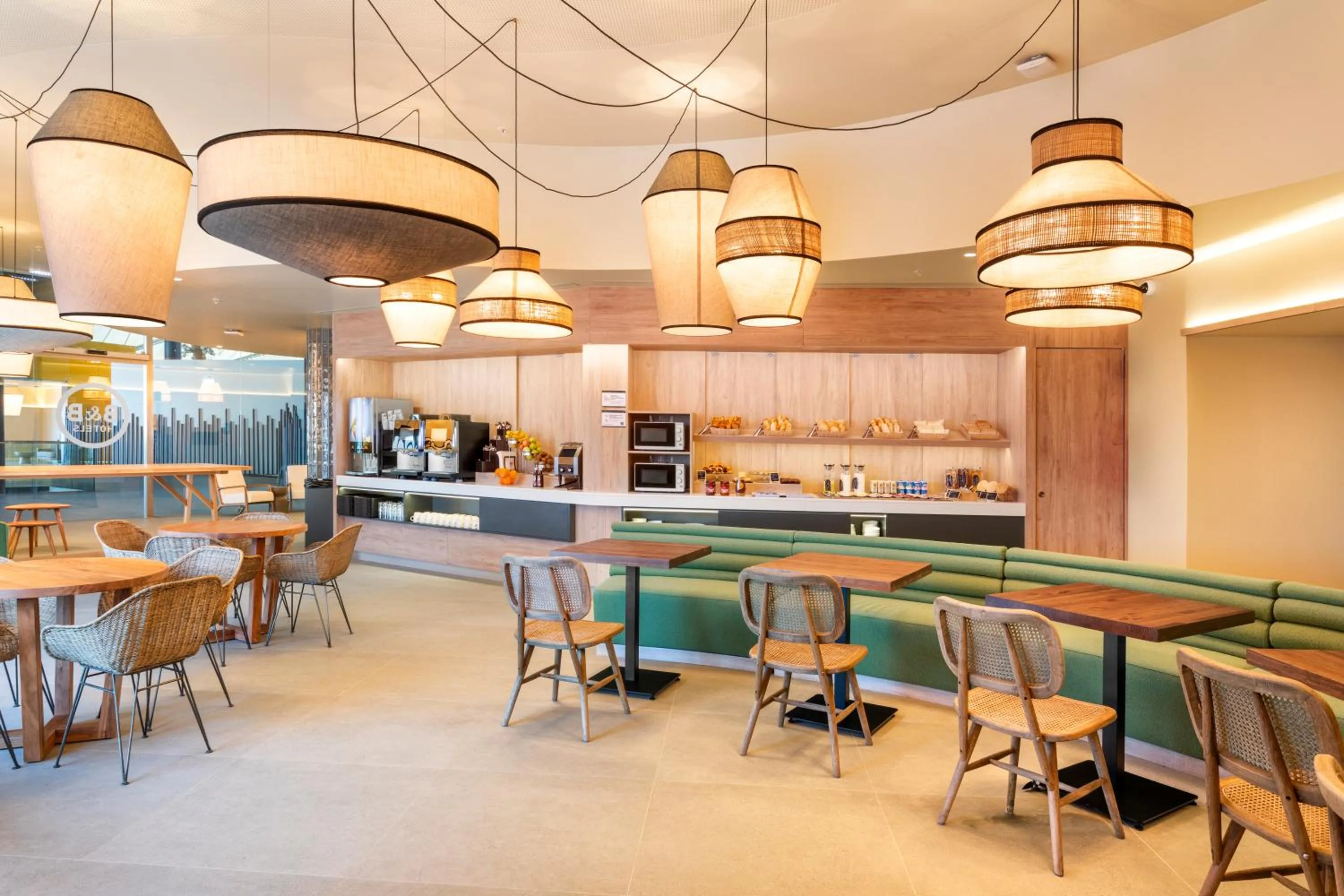 Restaurant/places to eat in B&B HOTEL Olhão Algarve