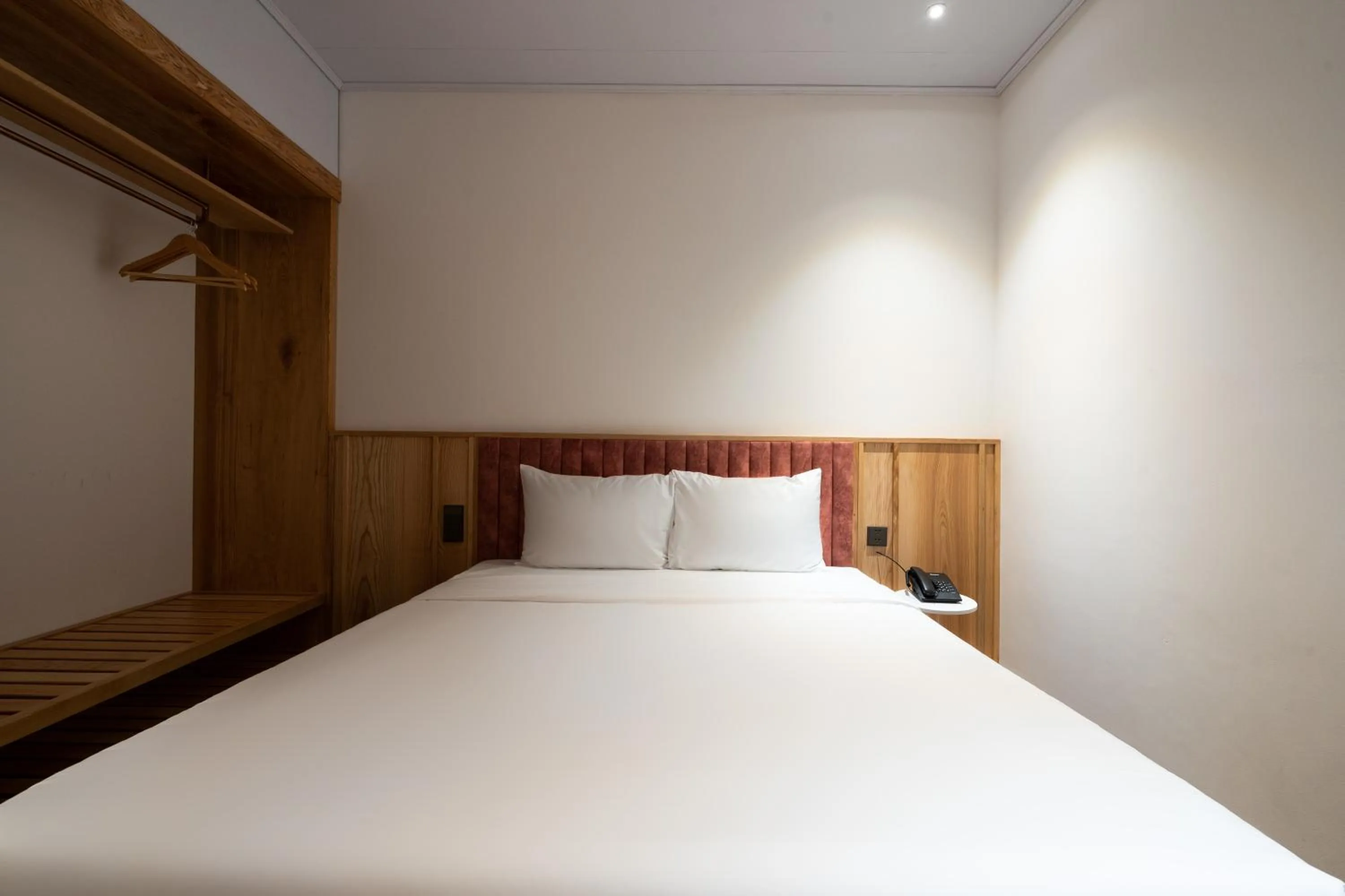 Bed in Haven Hut Riverside Hotel