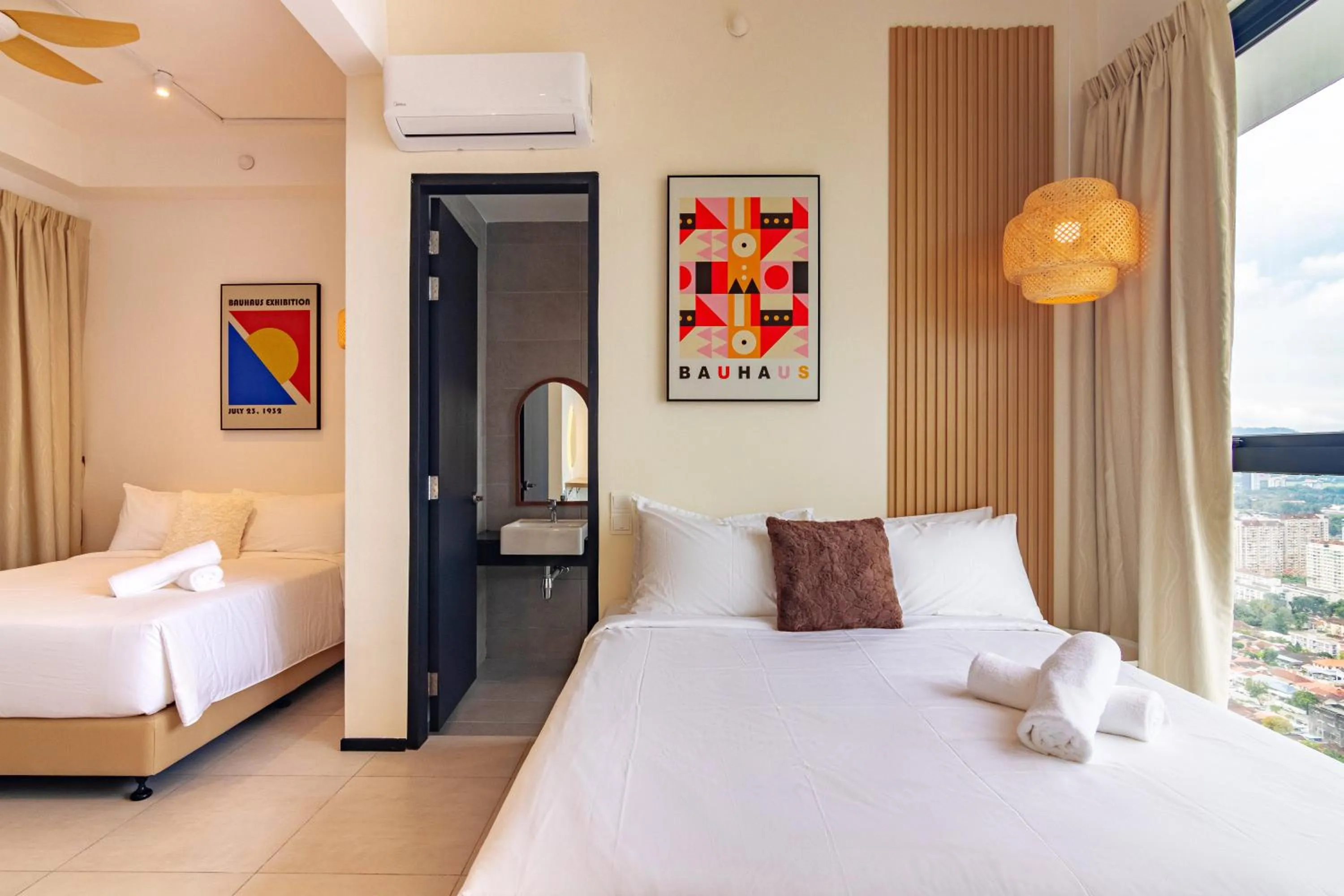 Bedroom, Bed in Urban Suites, Classic Collection by Stellar ALV