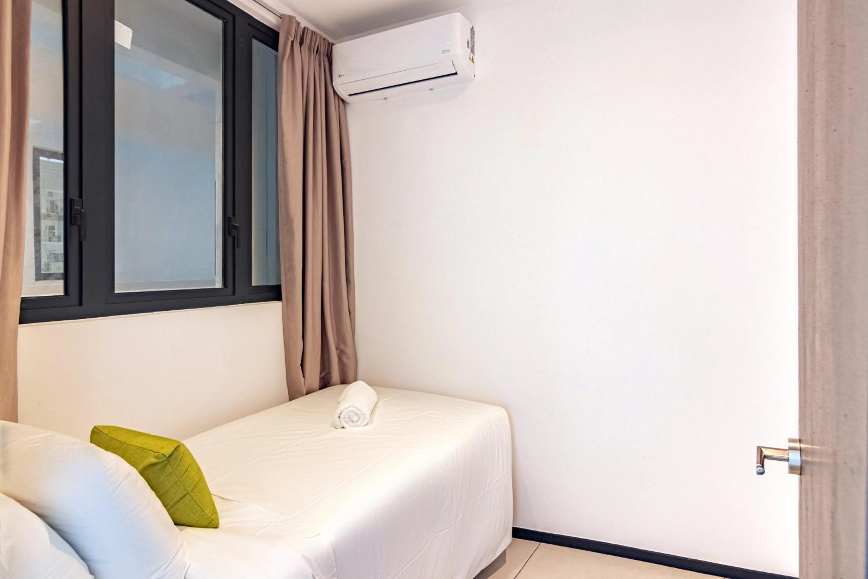 Bedroom in Urban Suites, Classic Collection by Stellar ALV