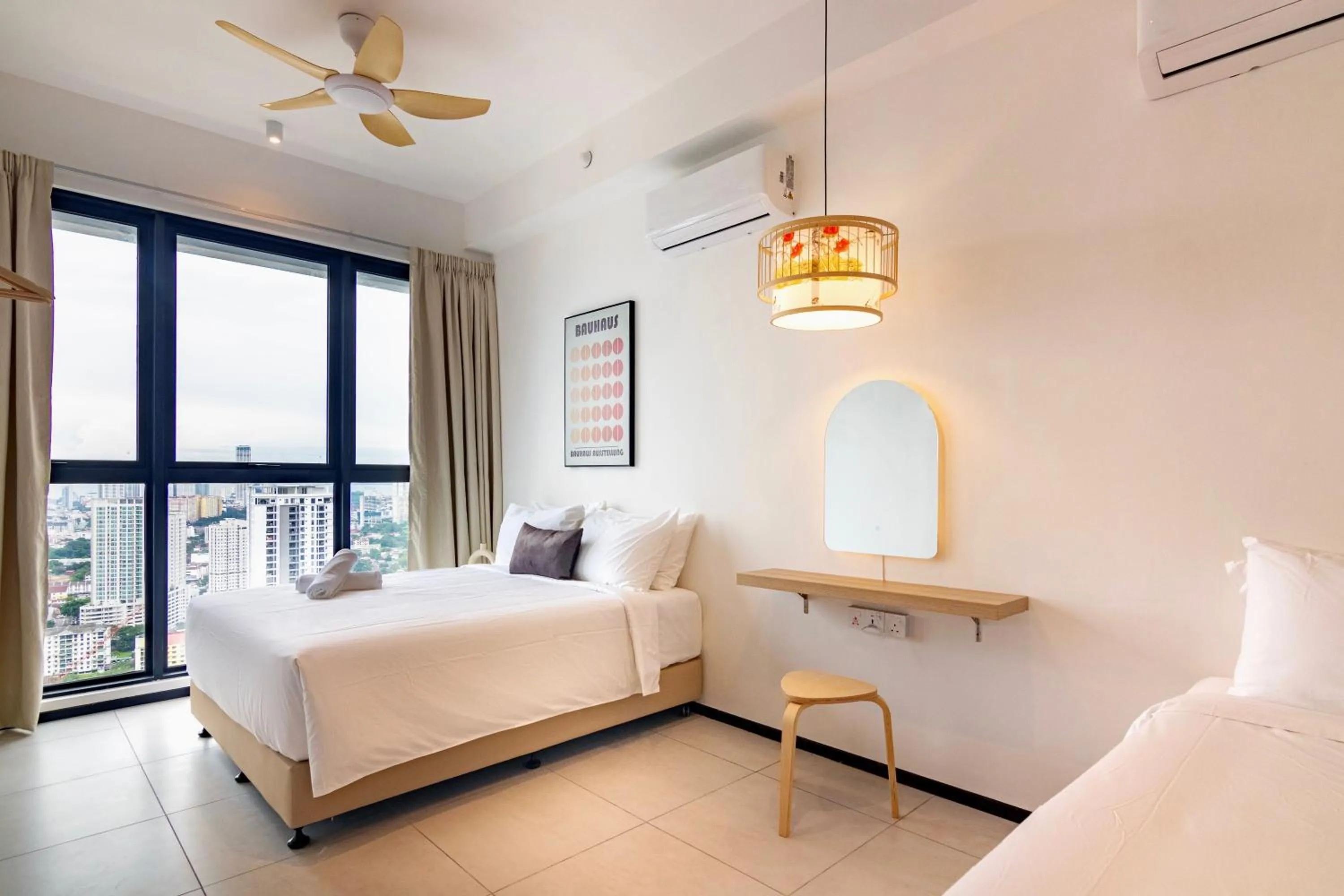 Bedroom, Bed in Urban Suites, Classic Collection by Stellar ALV