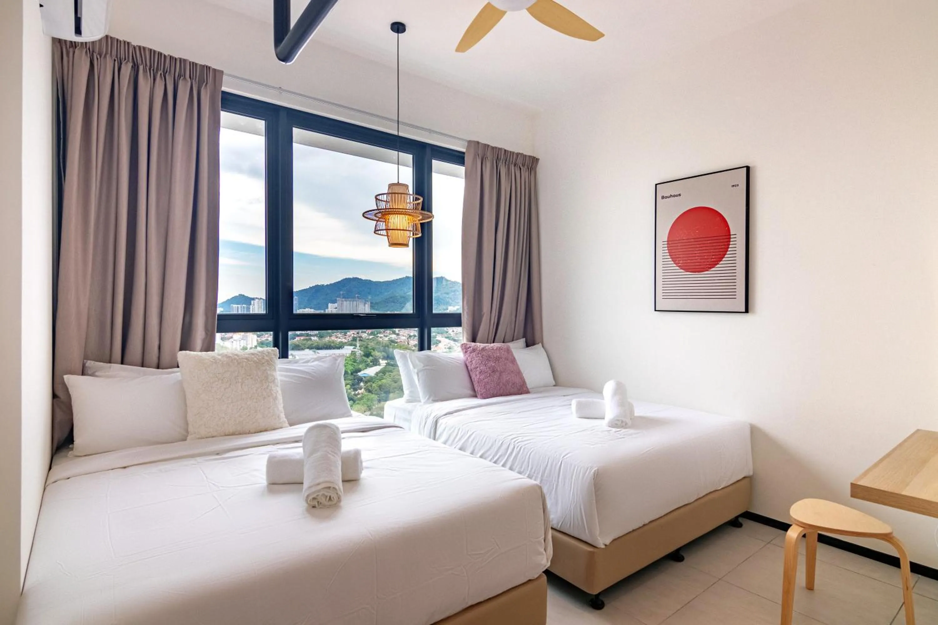 Bedroom, Bed in Urban Suites, Classic Collection by Stellar ALV