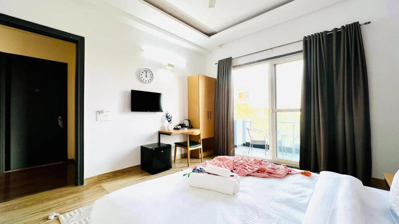 Bed in ZEN Medicity - Hotel & Serviced Apartments Gurgaon