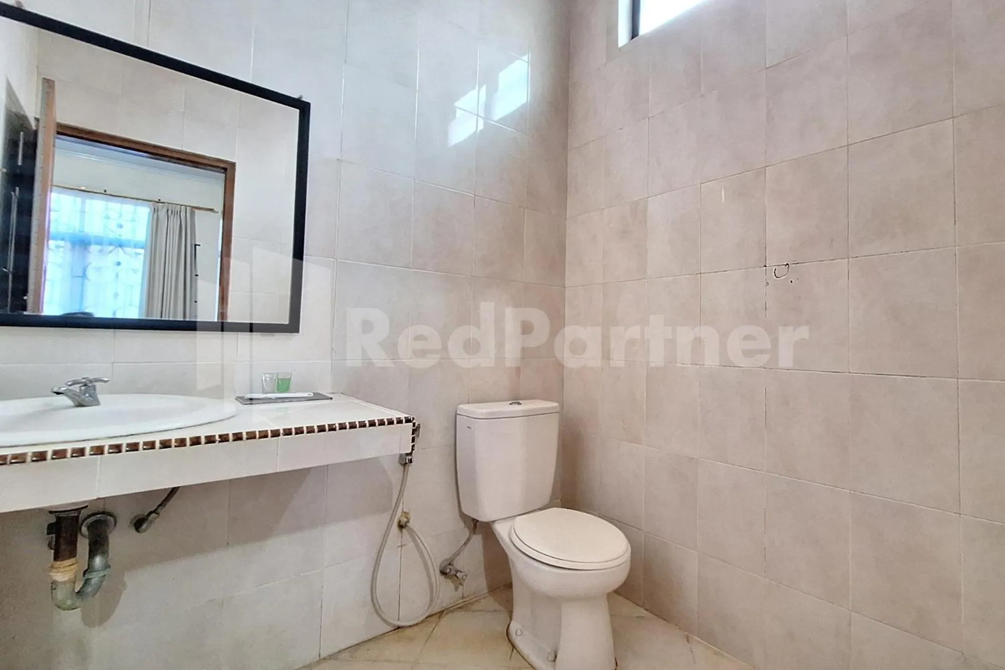 Bathroom in Hotel Graha Muslim RedPartner