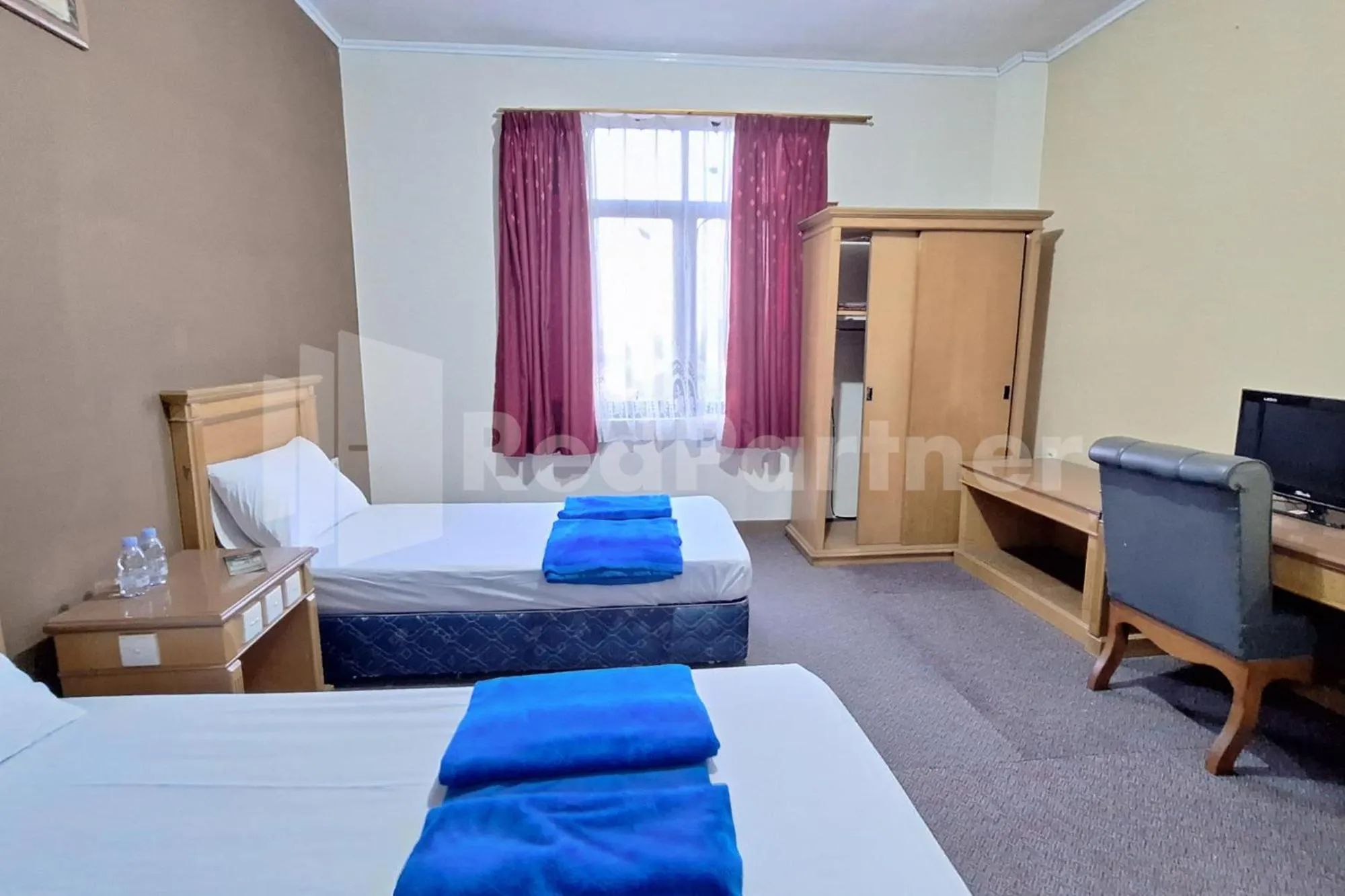 Bedroom, Bed in Hotel Graha Muslim RedPartner