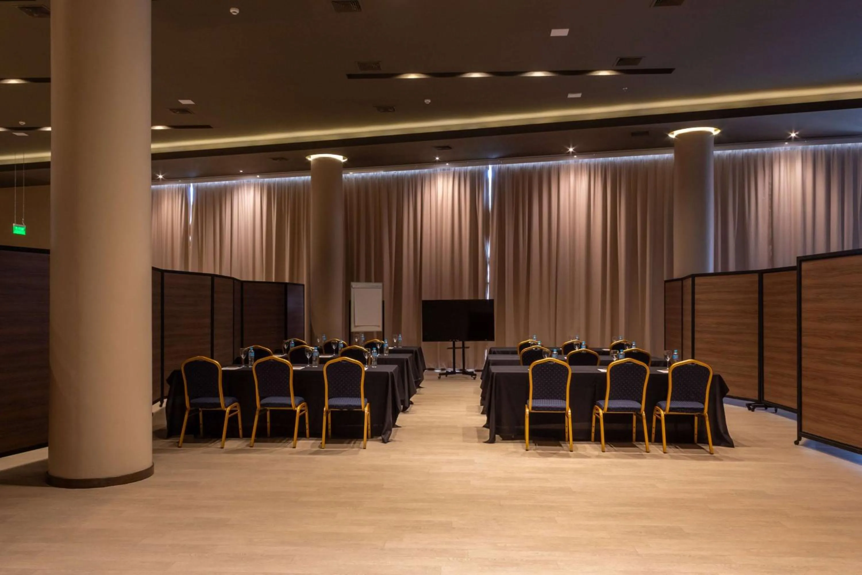 Meeting/conference room in Tryp by Wyndham Asuncion