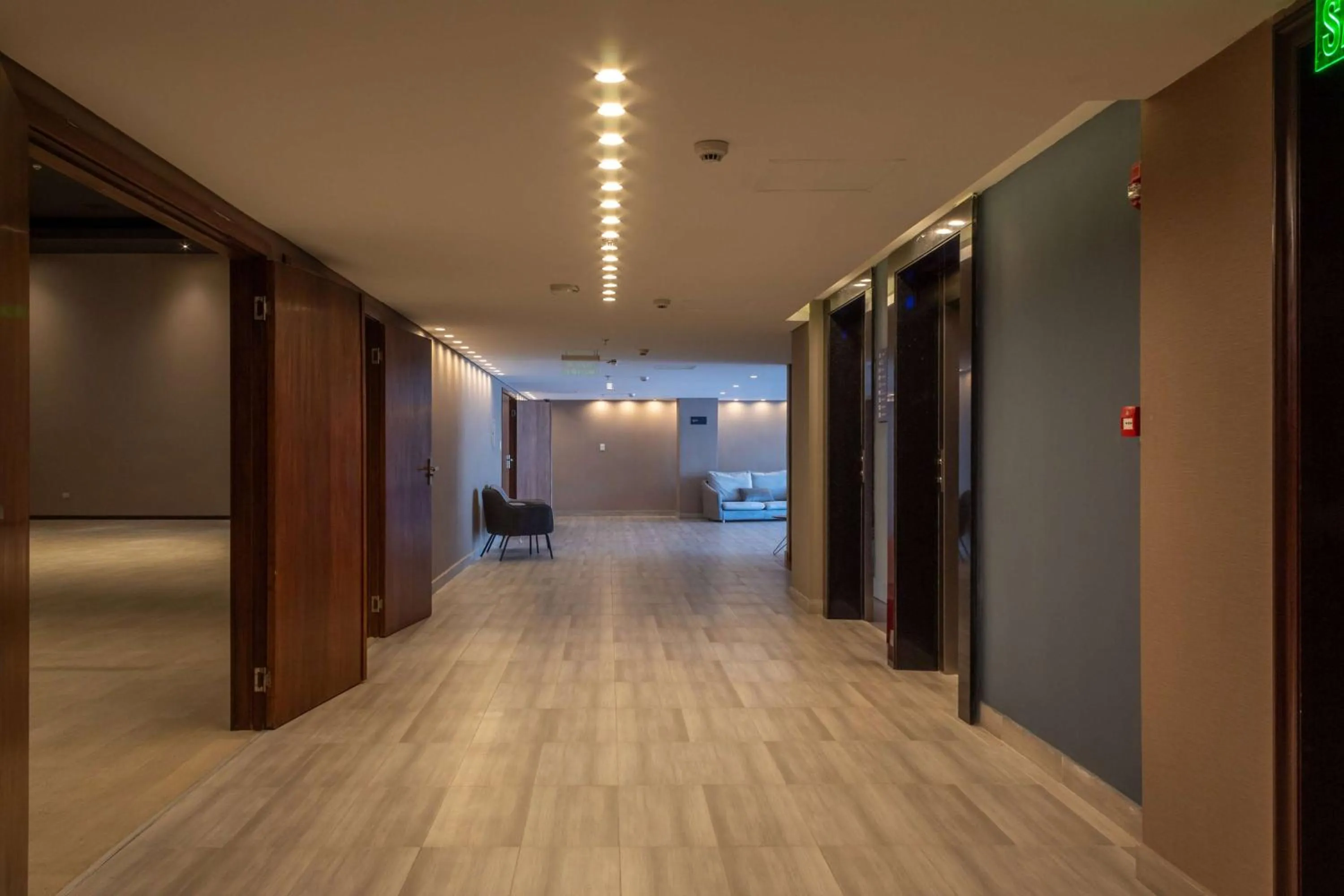 Meeting/conference room in Tryp by Wyndham Asuncion