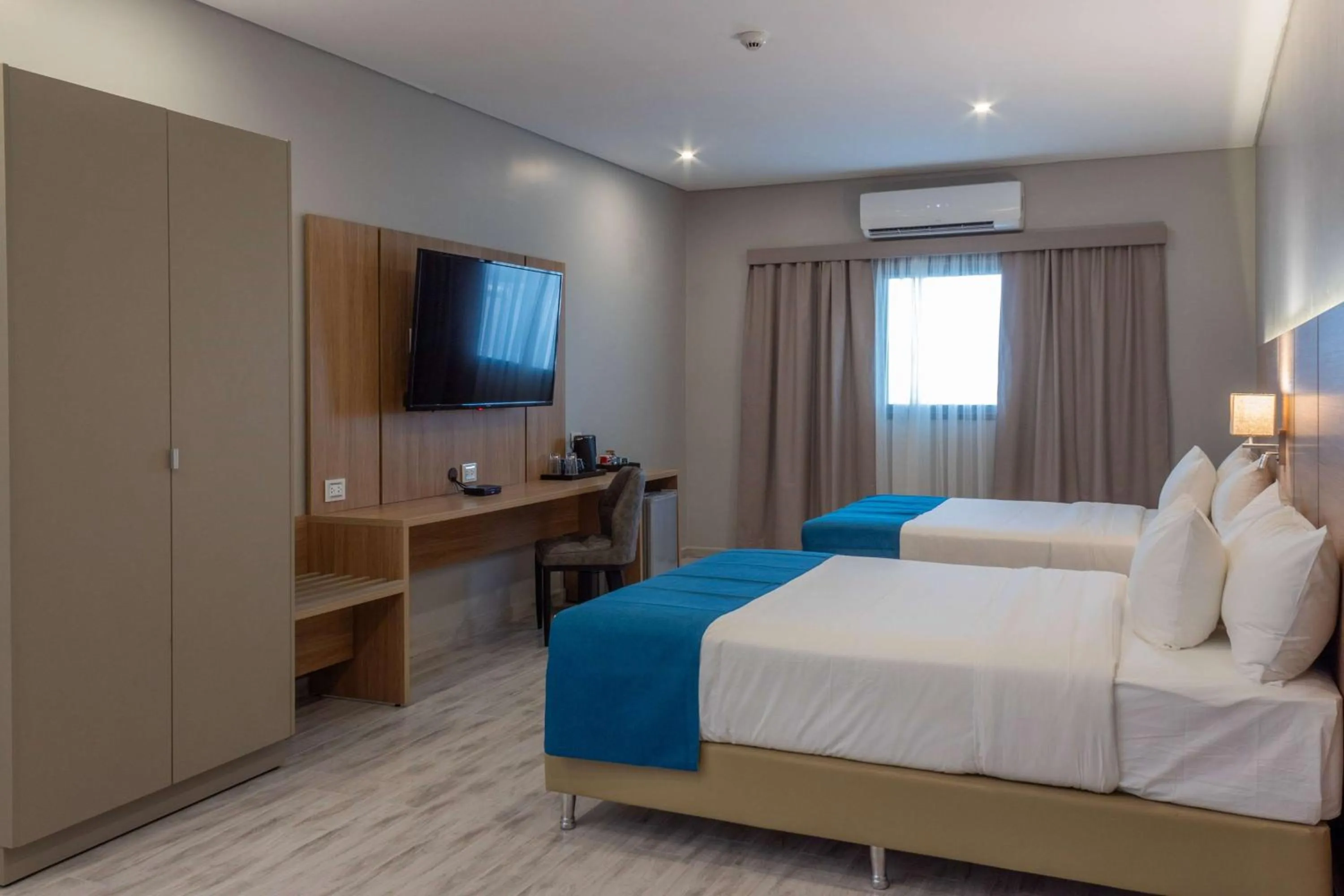 Photo of the whole room, Bed in Tryp by Wyndham Asuncion