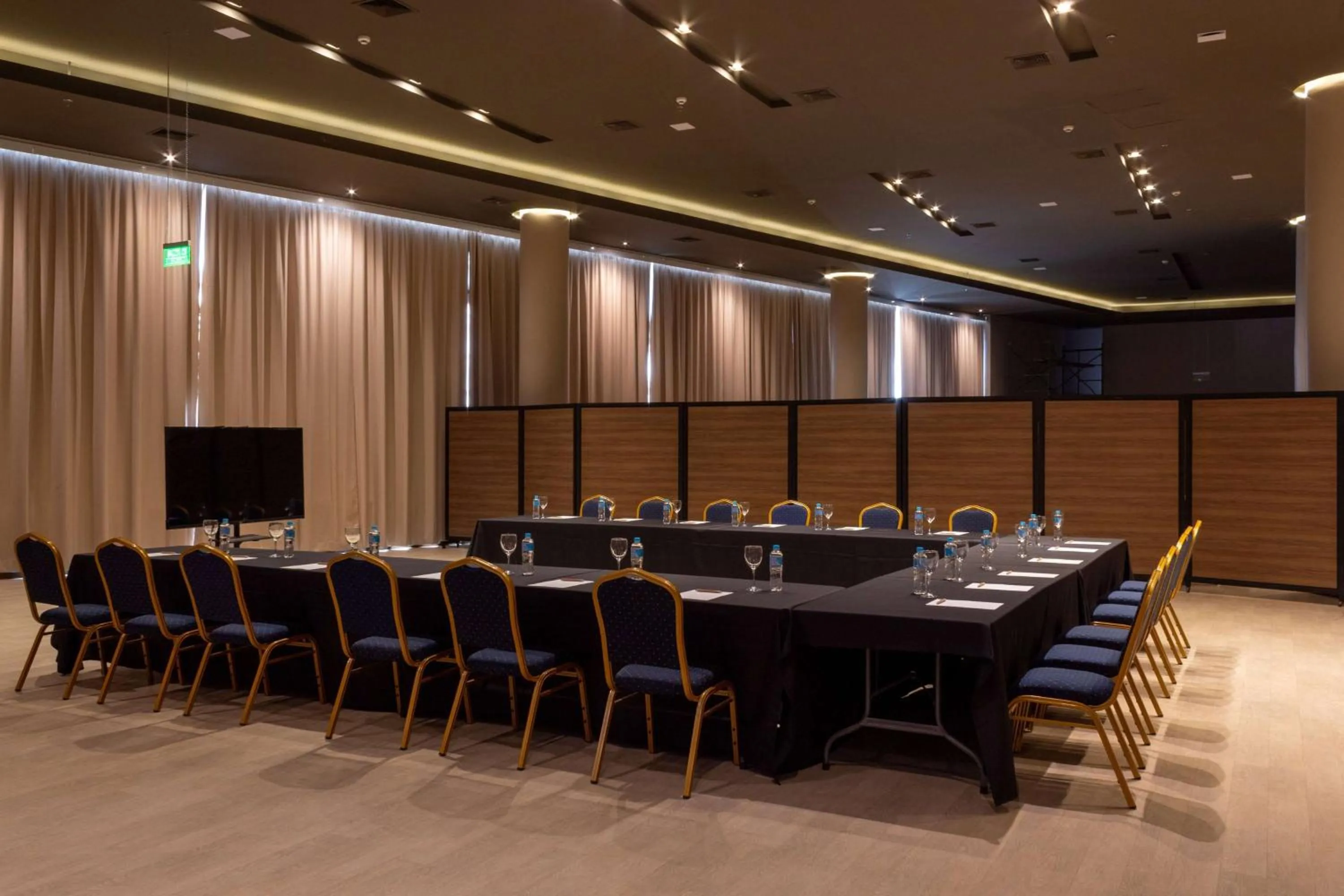 Meeting/conference room in Tryp by Wyndham Asuncion