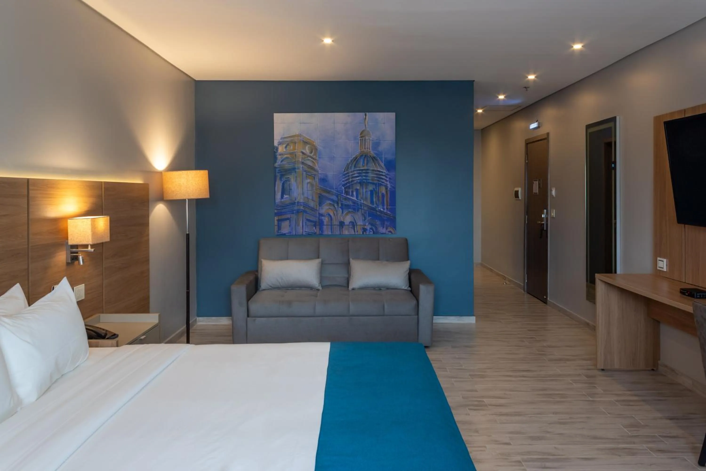 TV and multimedia, Bed in Tryp by Wyndham Asuncion