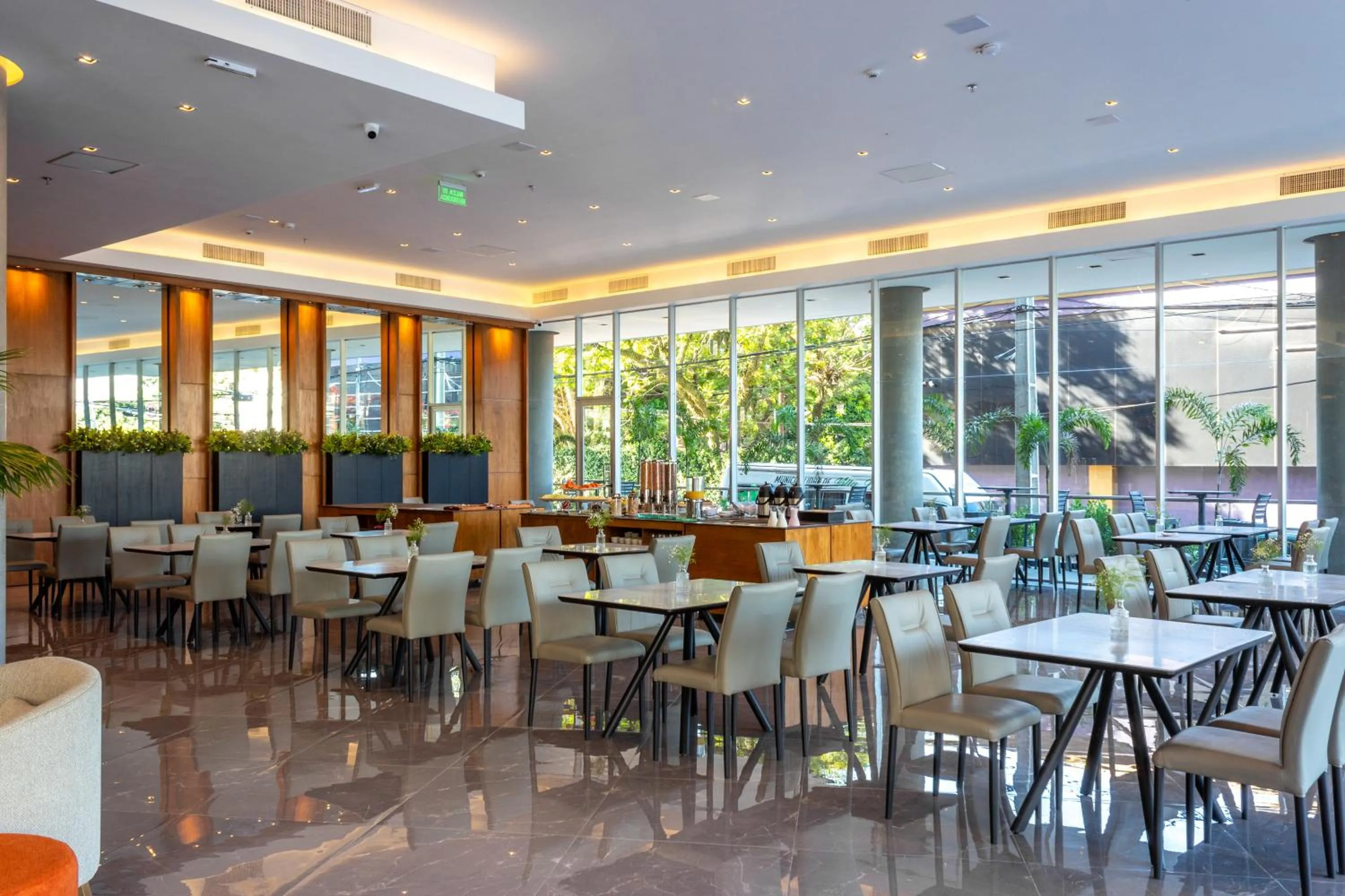 Restaurant/places to eat in Tryp by Wyndham Asuncion