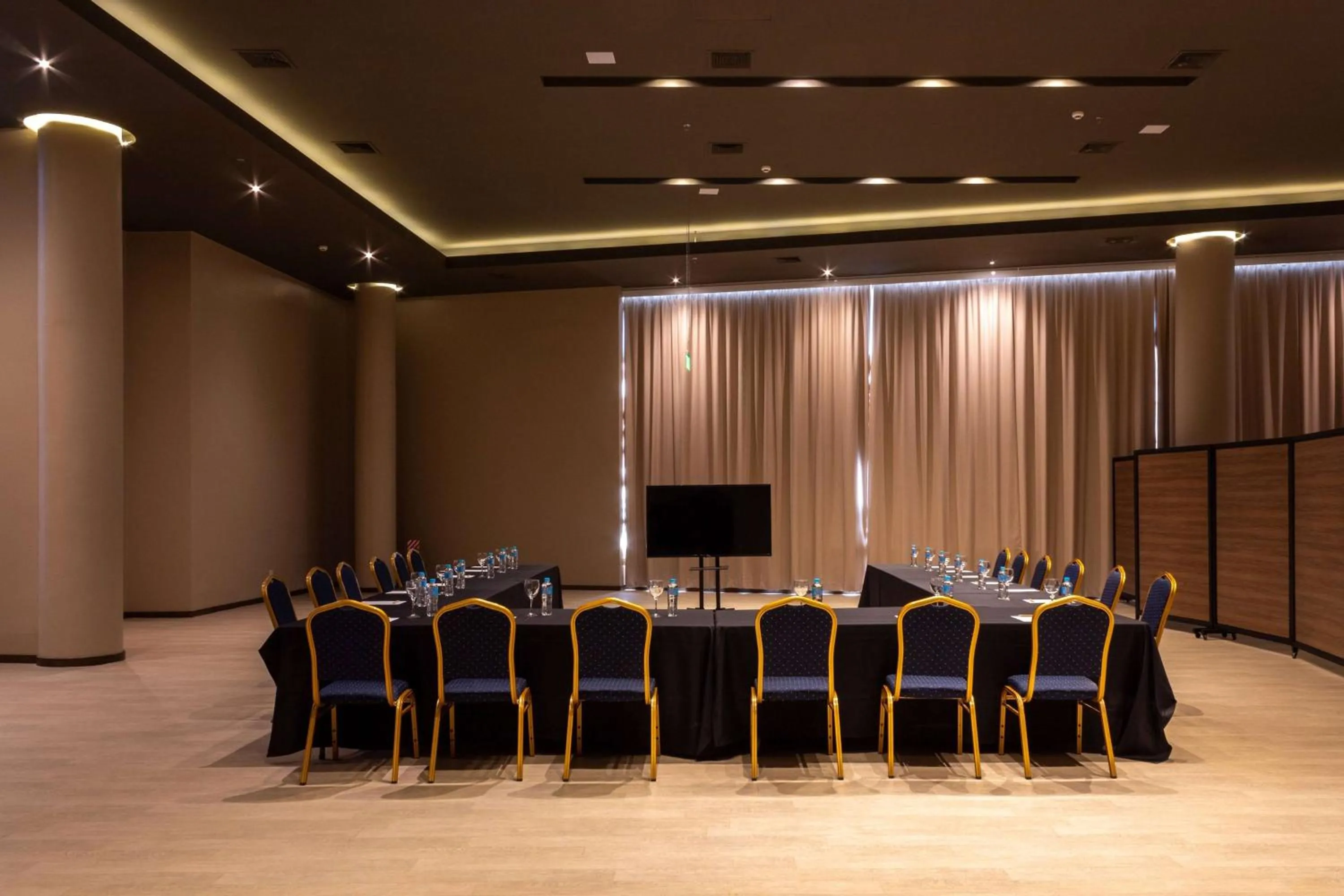 Meeting/conference room in Tryp by Wyndham Asuncion