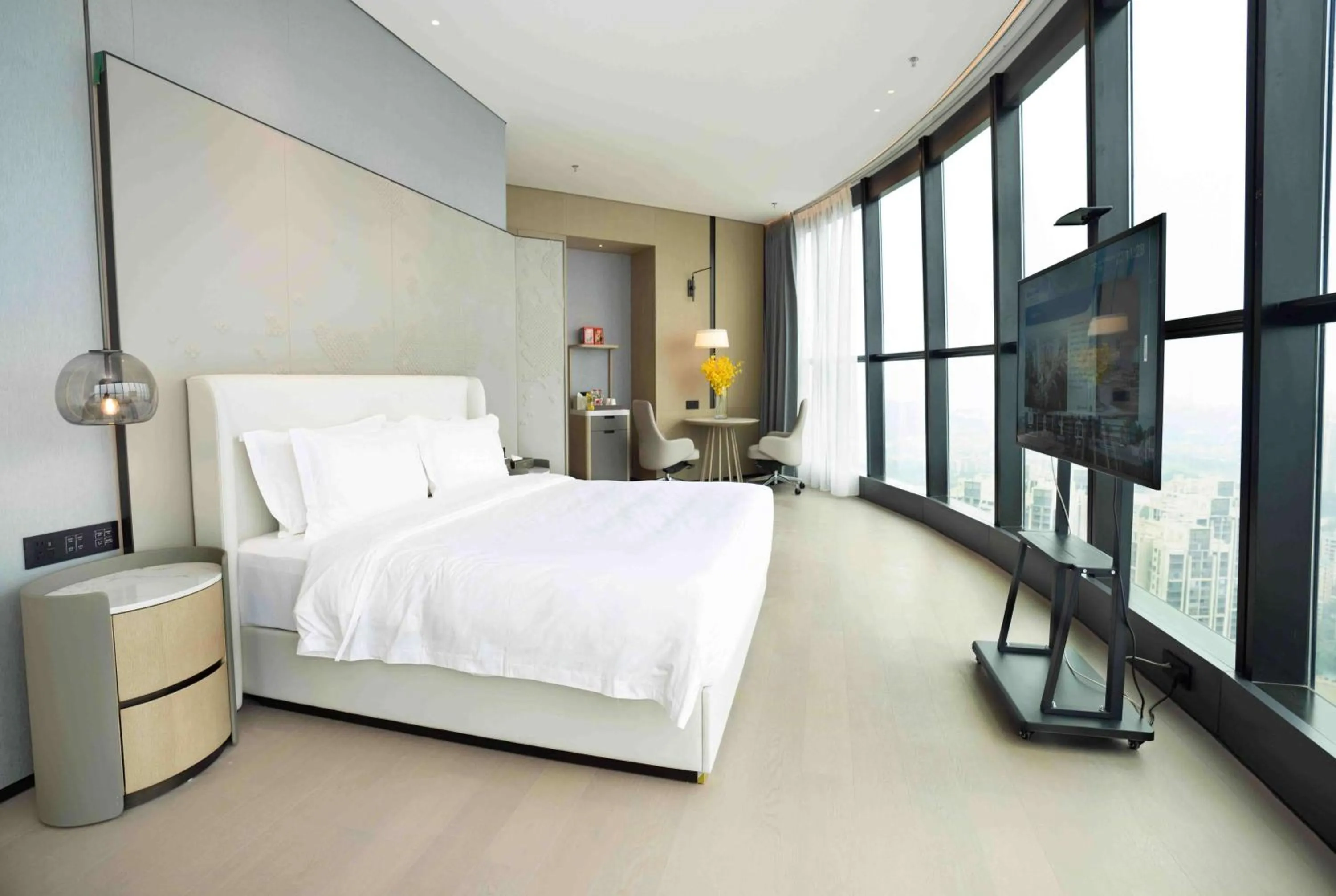 Photo of the whole room, Bed in Wyndham Foshan Nanhai