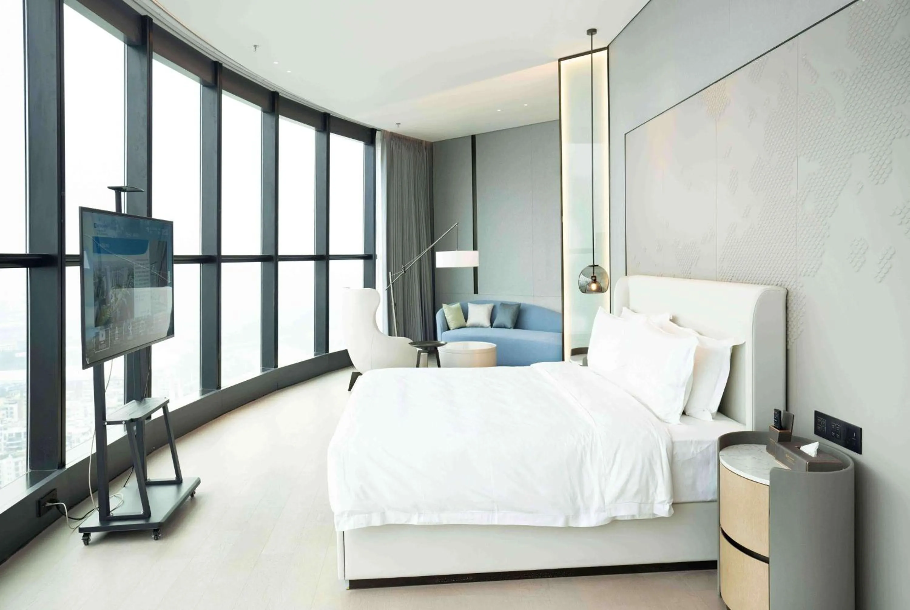Photo of the whole room, Bed in Wyndham Foshan Nanhai