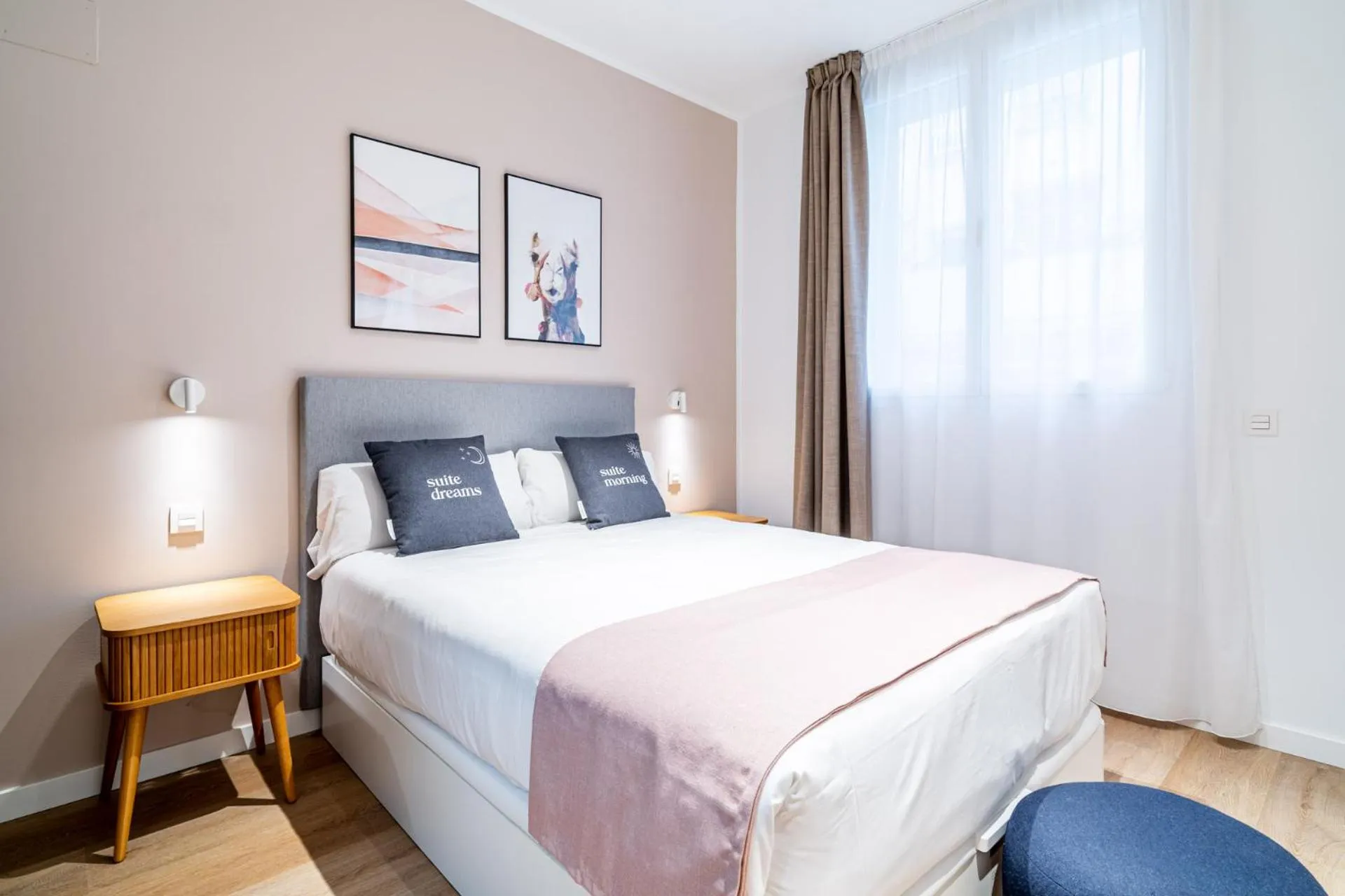 Bed in Limehome Sevilla Ronda de Capuchinos