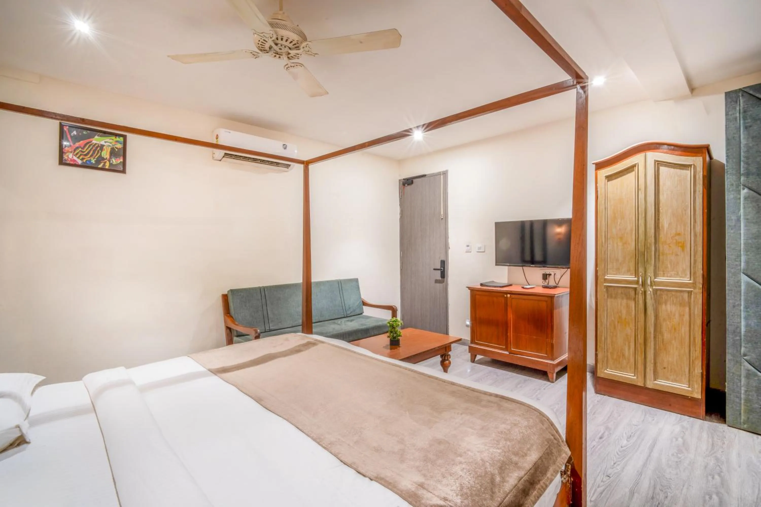 Bedroom, Bed in The White Seasons