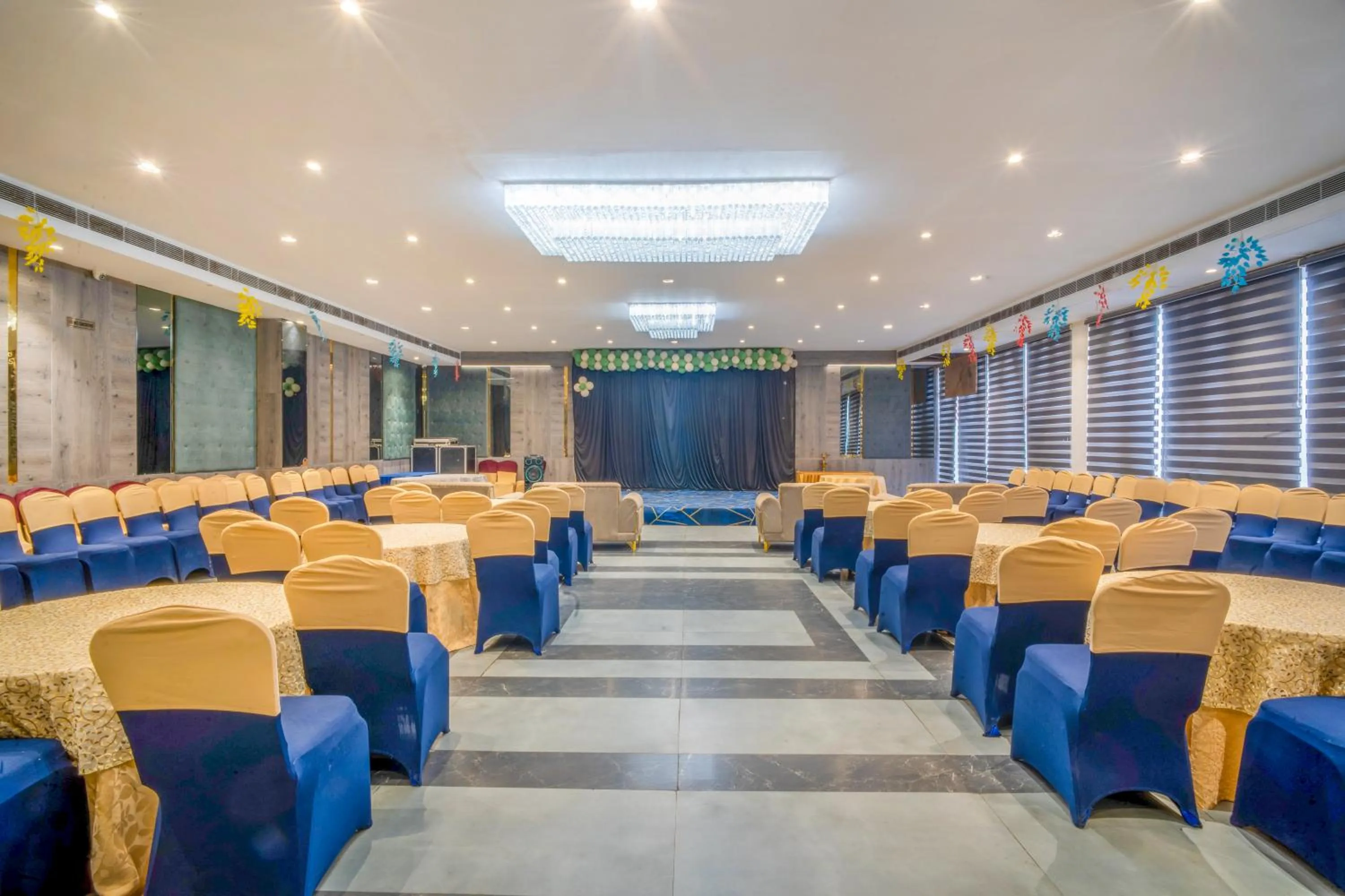 Banquet/Function facilities in The White Seasons