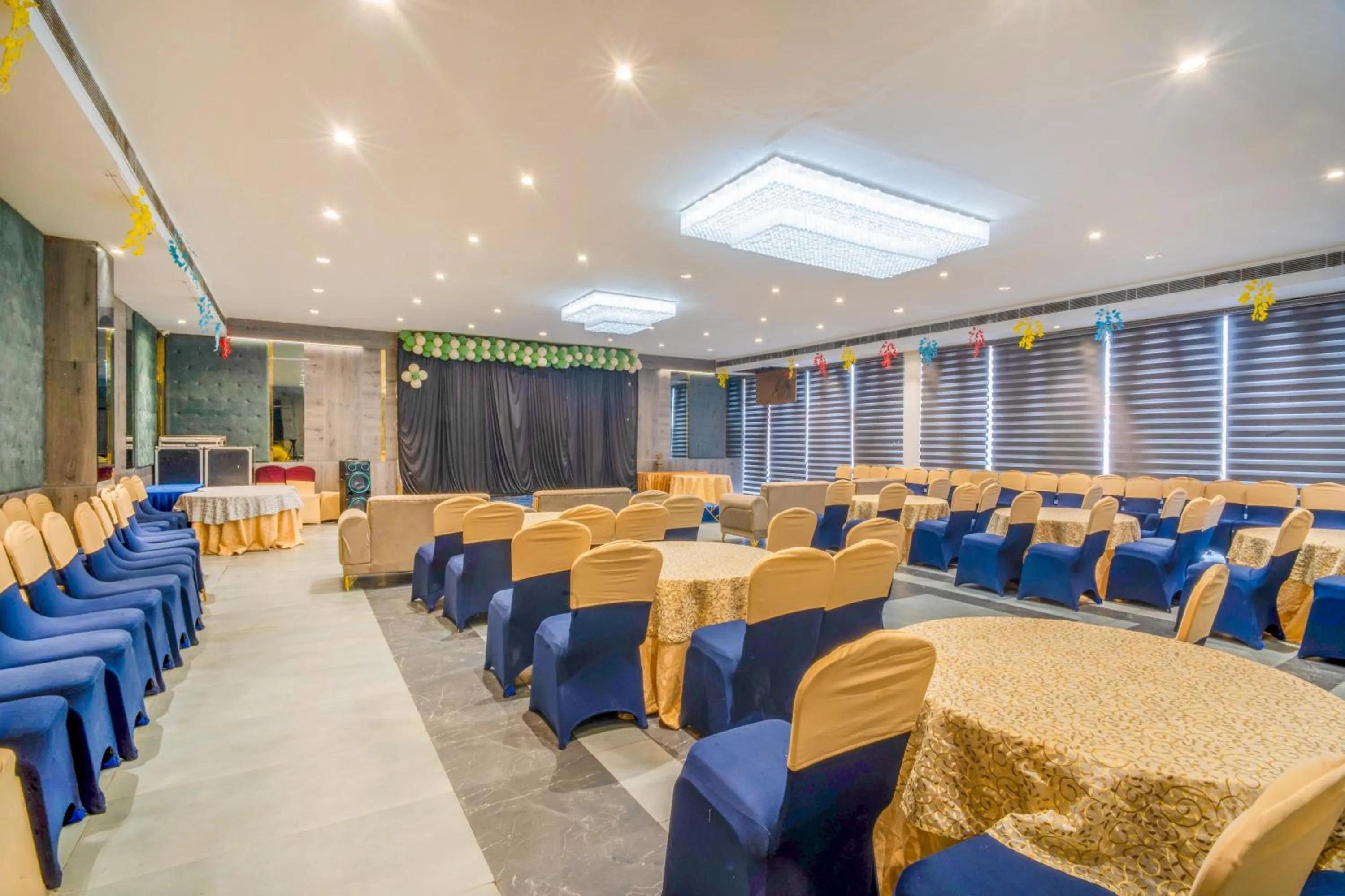 Banquet/Function facilities in The White Seasons