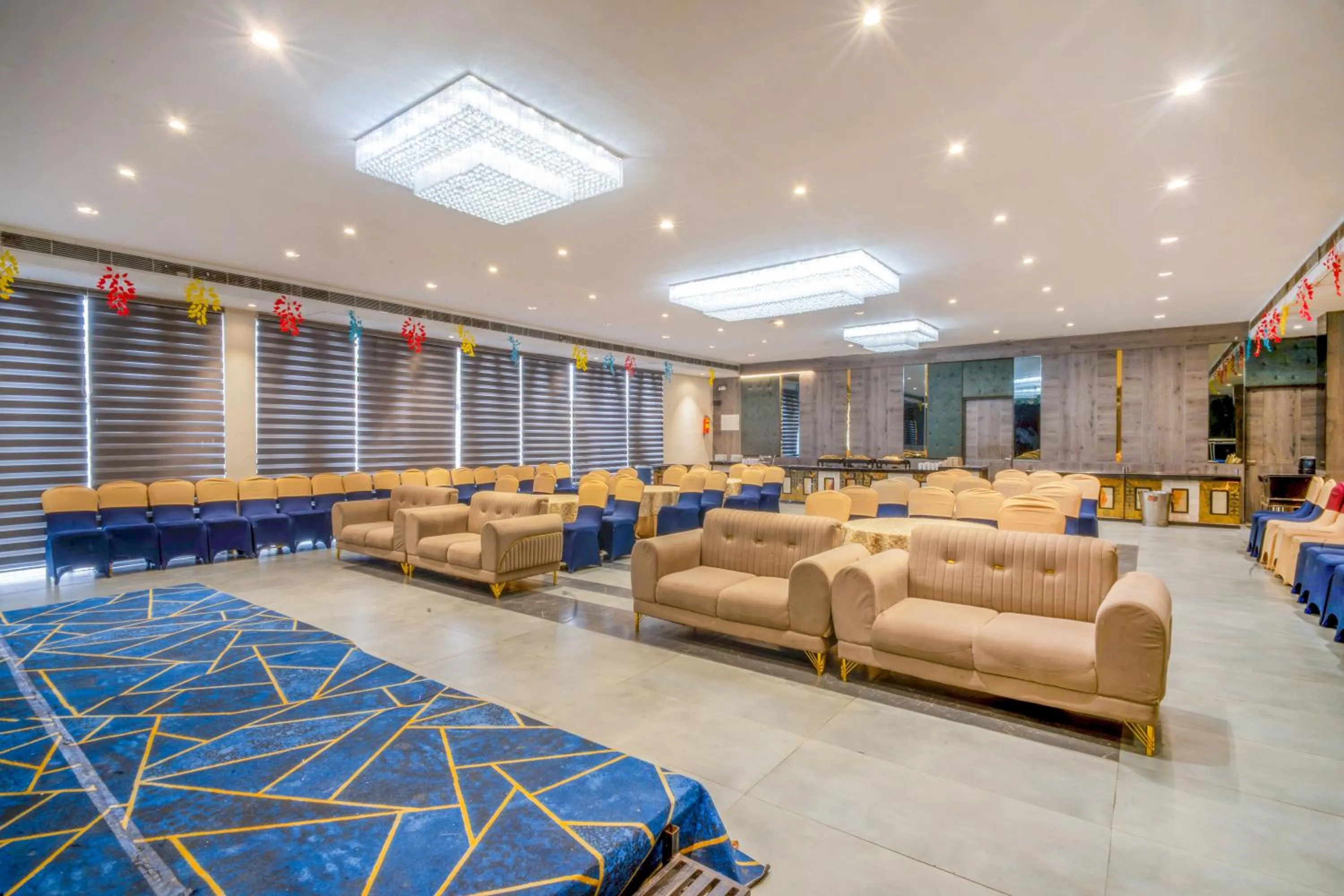 Banquet/Function facilities in The White Seasons