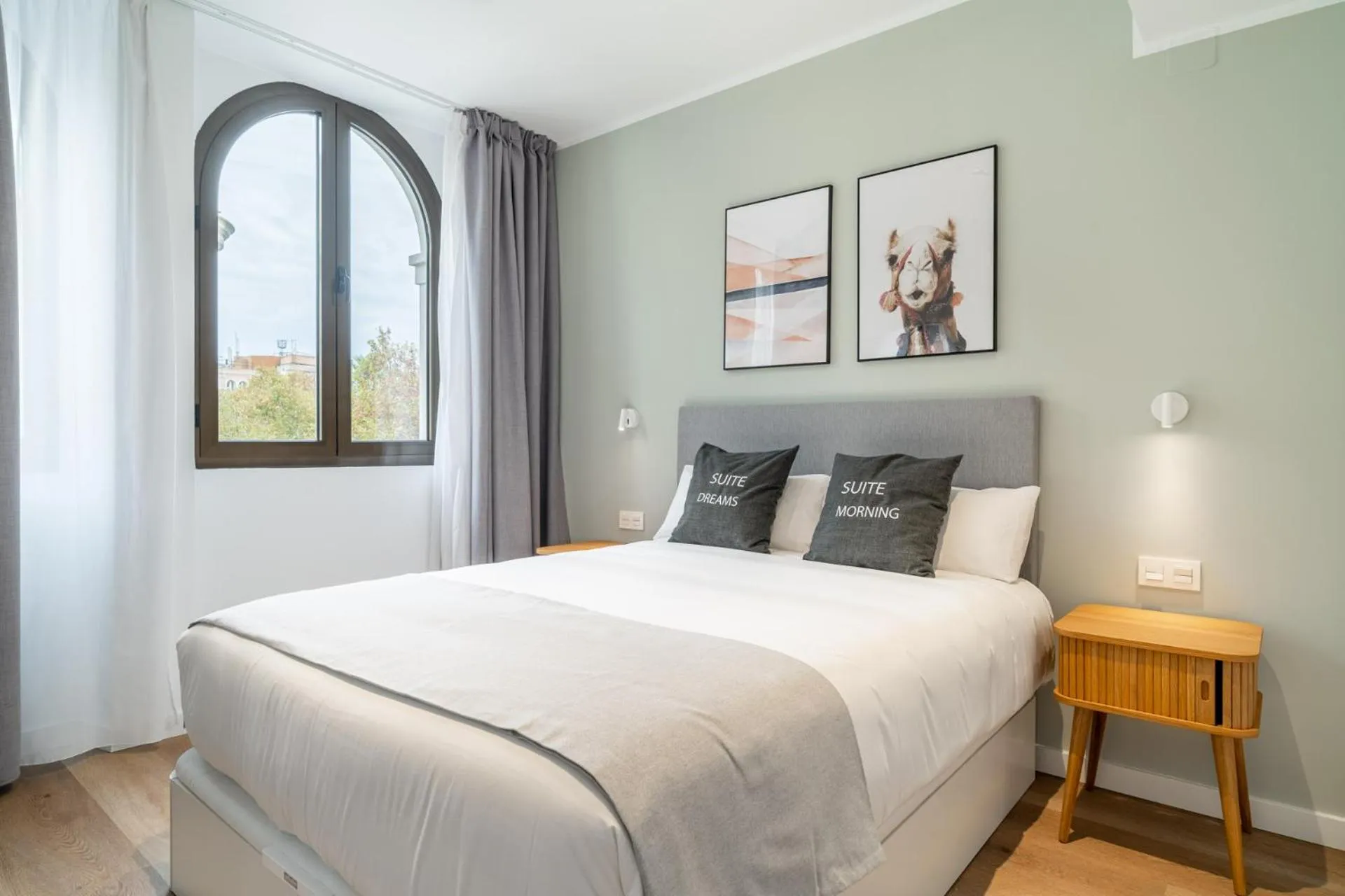 Bed in Limehome Sevilla Calle Granada