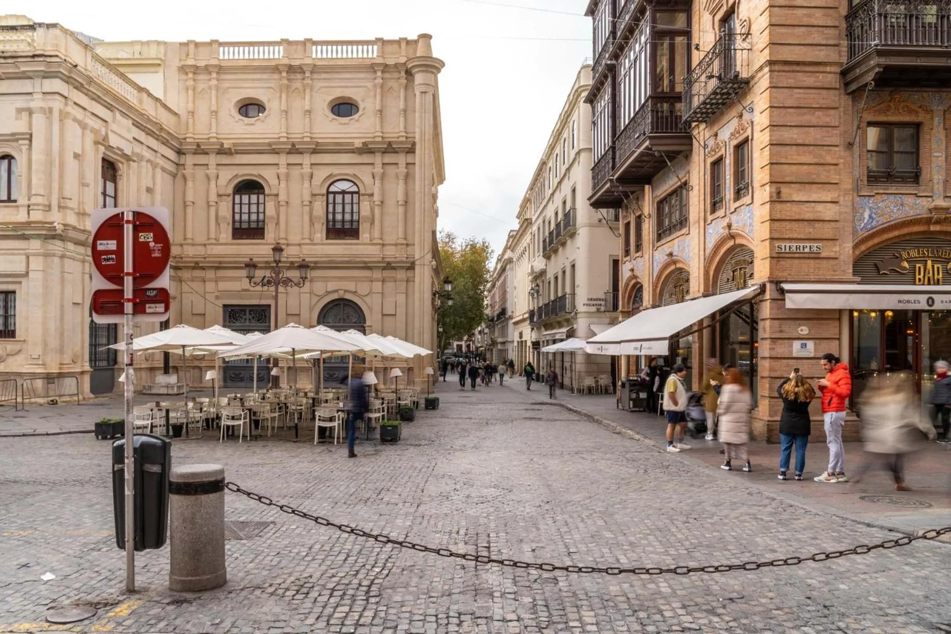 Neighbourhood in Limehome Sevilla Calle Granada