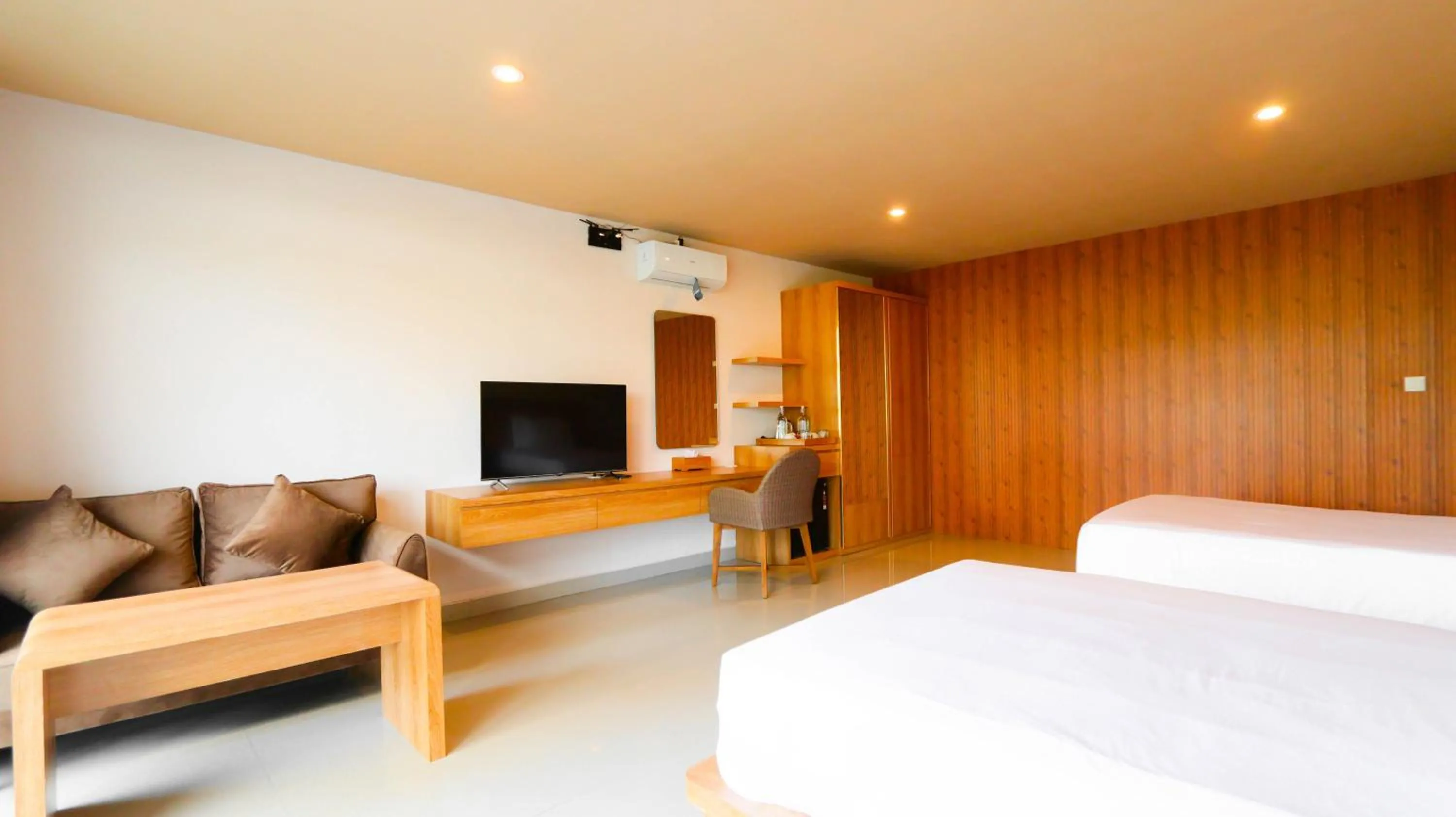 TV and multimedia, Bed in Padi Villa Canggu
