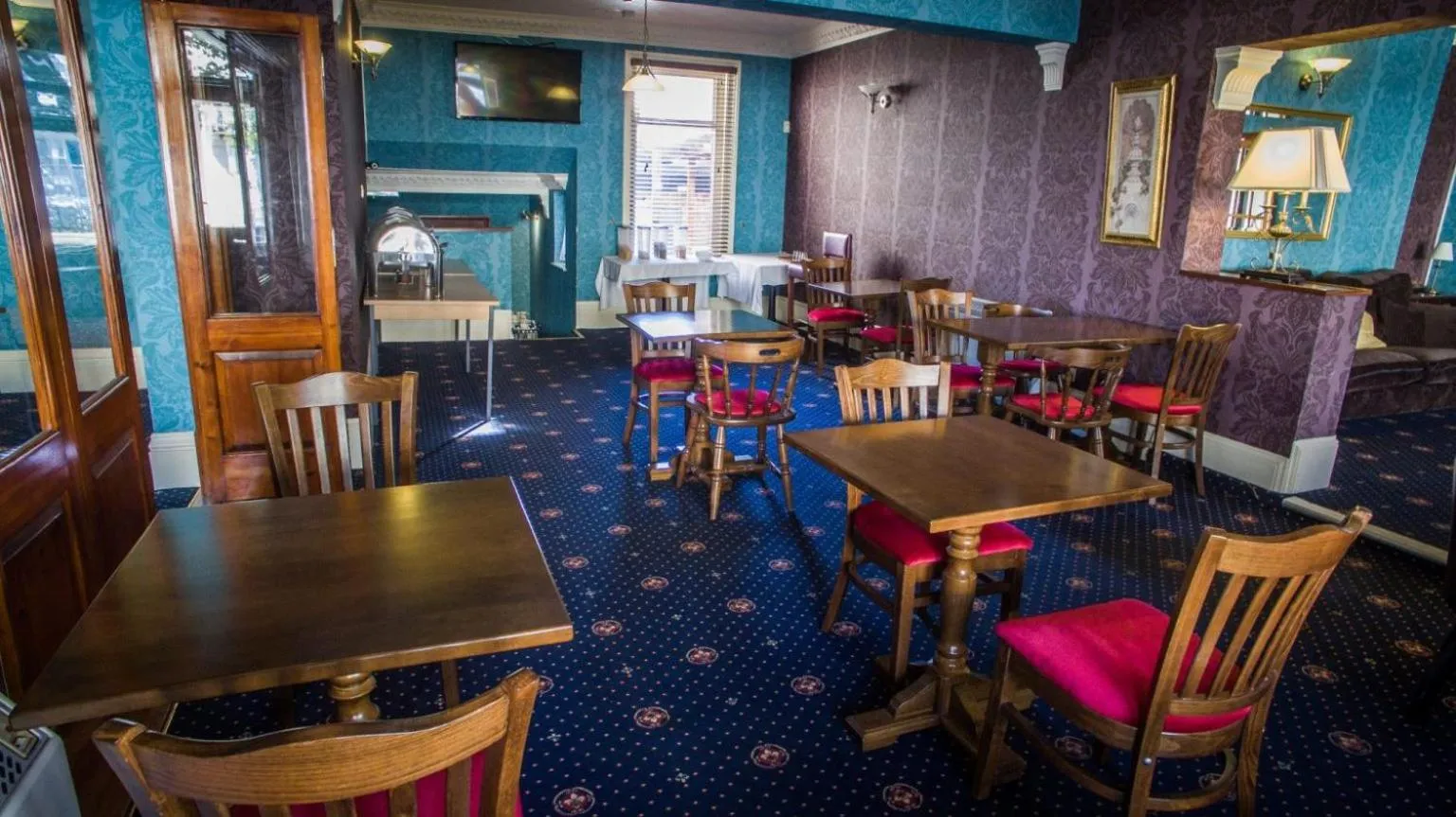 Restaurant/places to eat in The Embassy Hotel