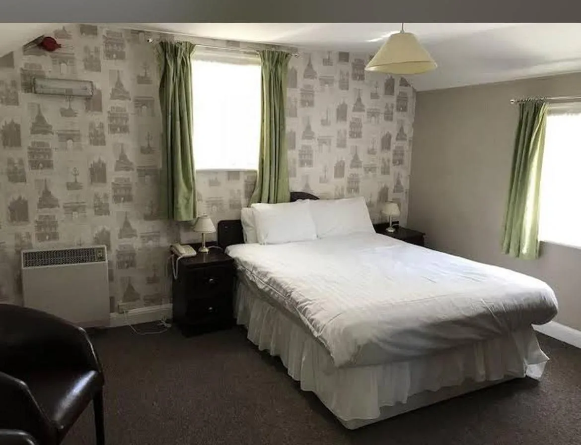 Bedroom, Bed in The Embassy Hotel