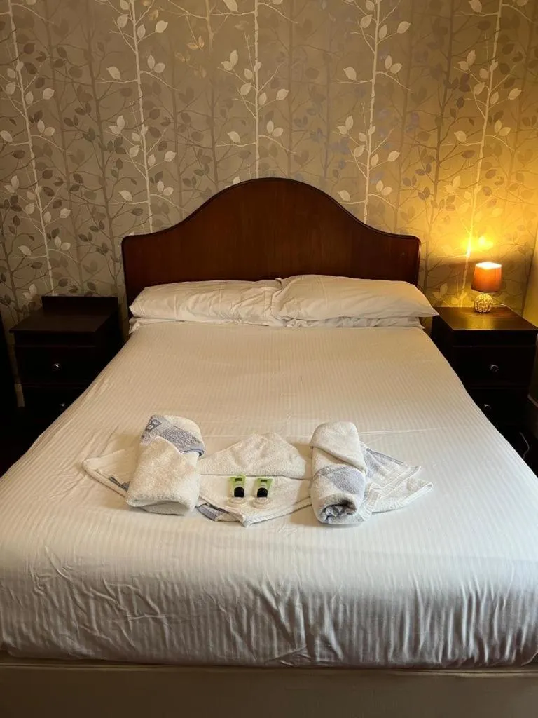 Bedroom, Bed in The Embassy Hotel