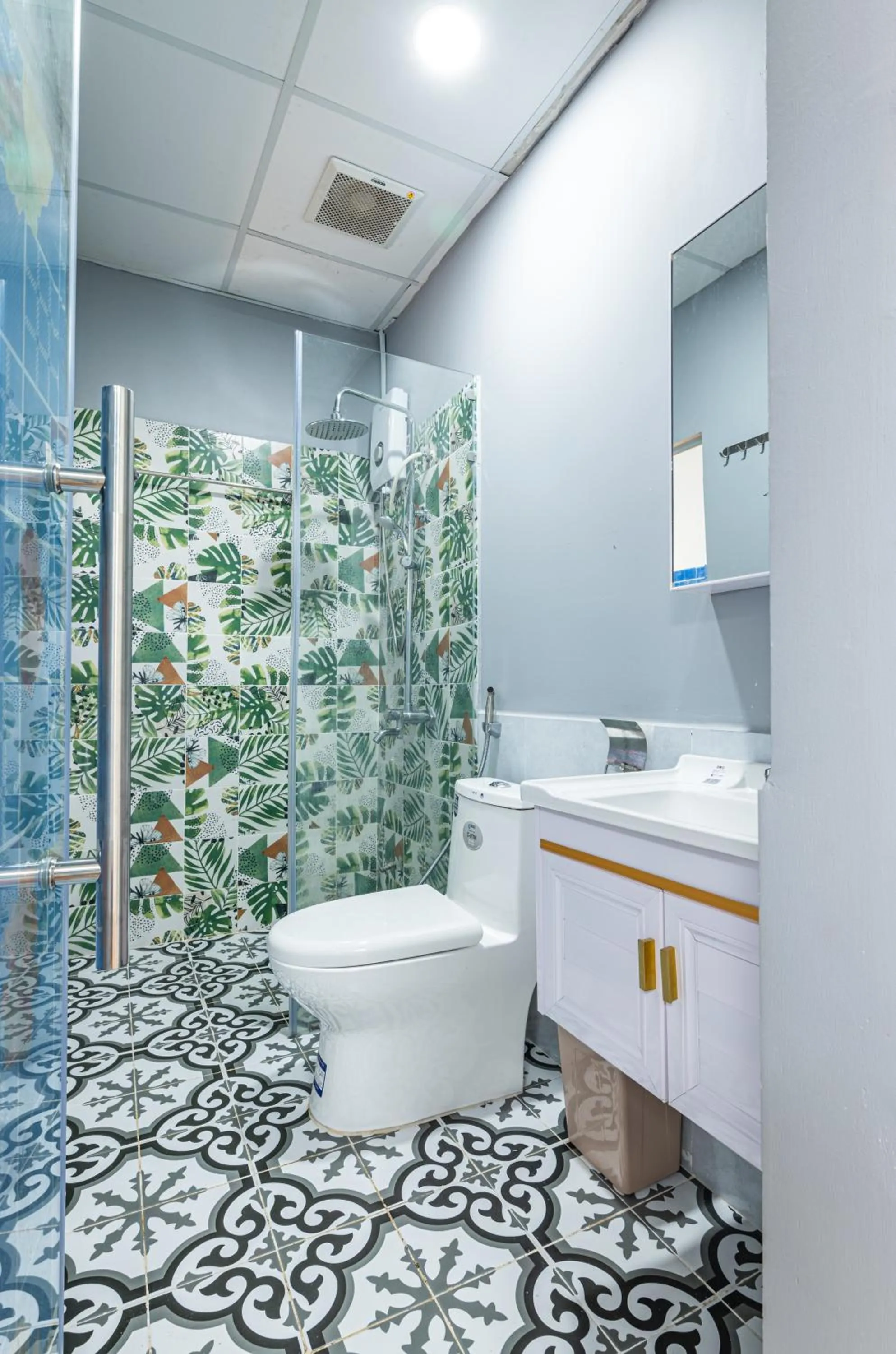 Shower in LalaHouse Summer Park