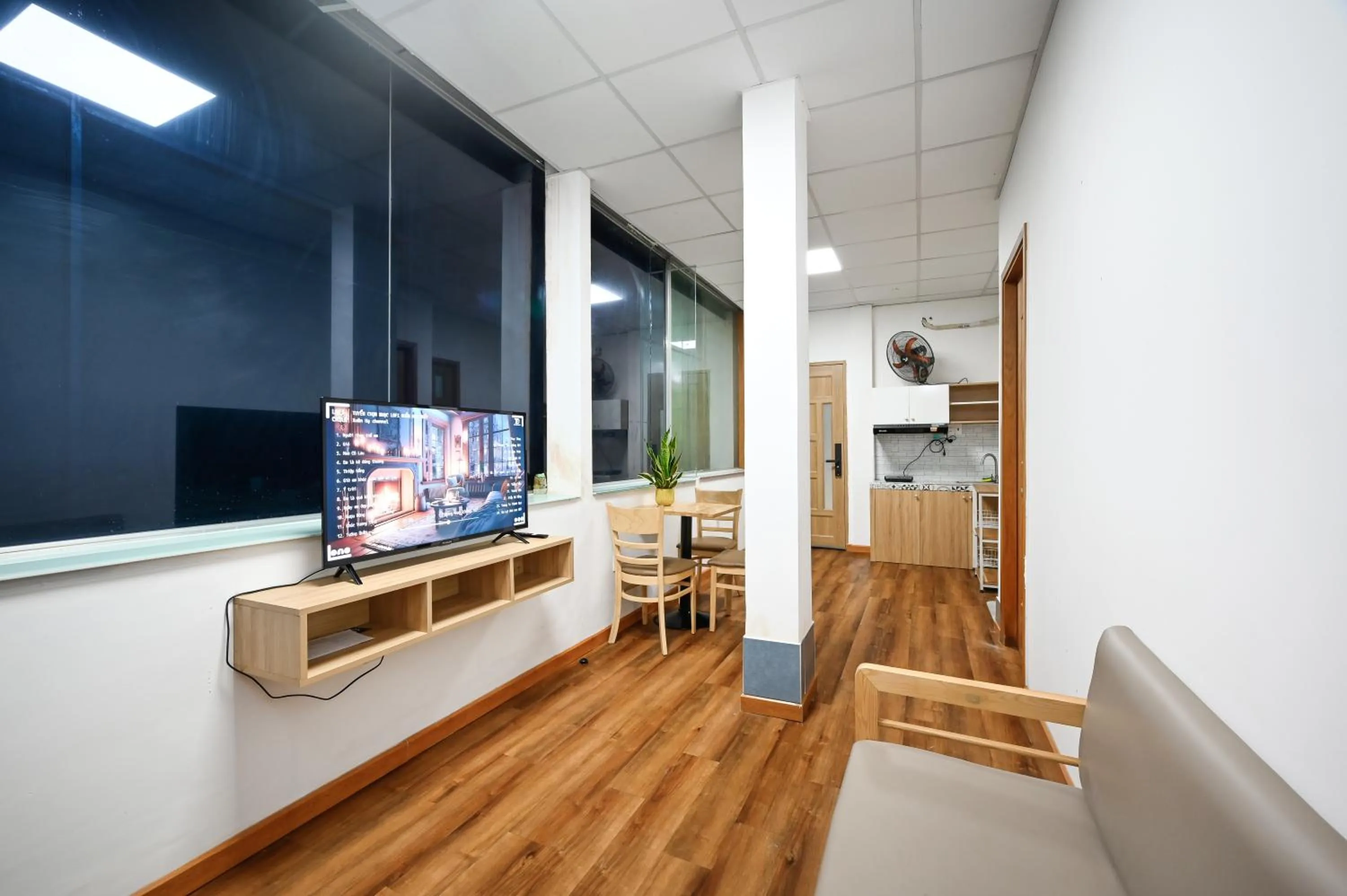 Communal lounge/ TV room in LalaHouse Summer Park