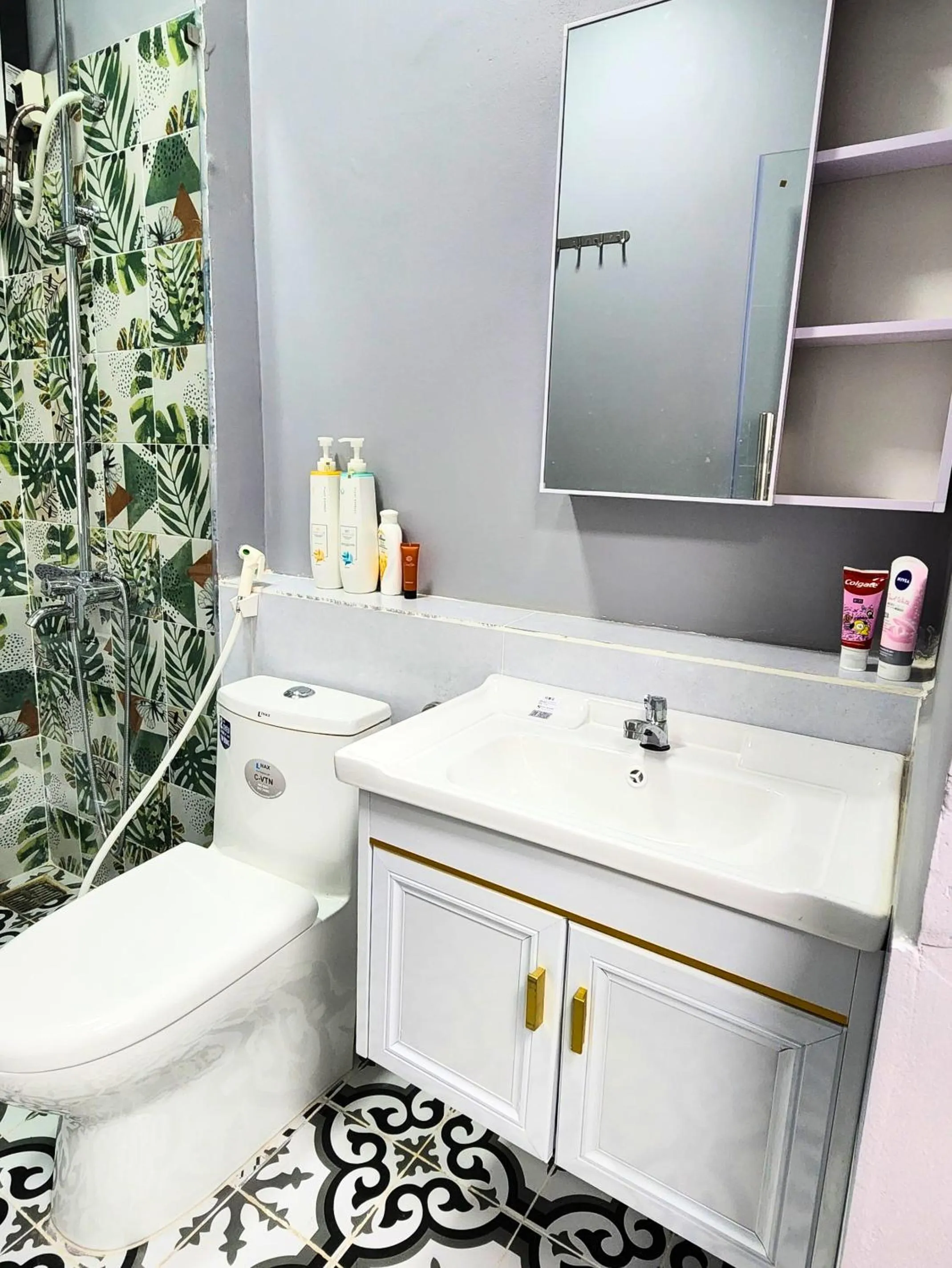 Shower in LalaHouse Summer Park