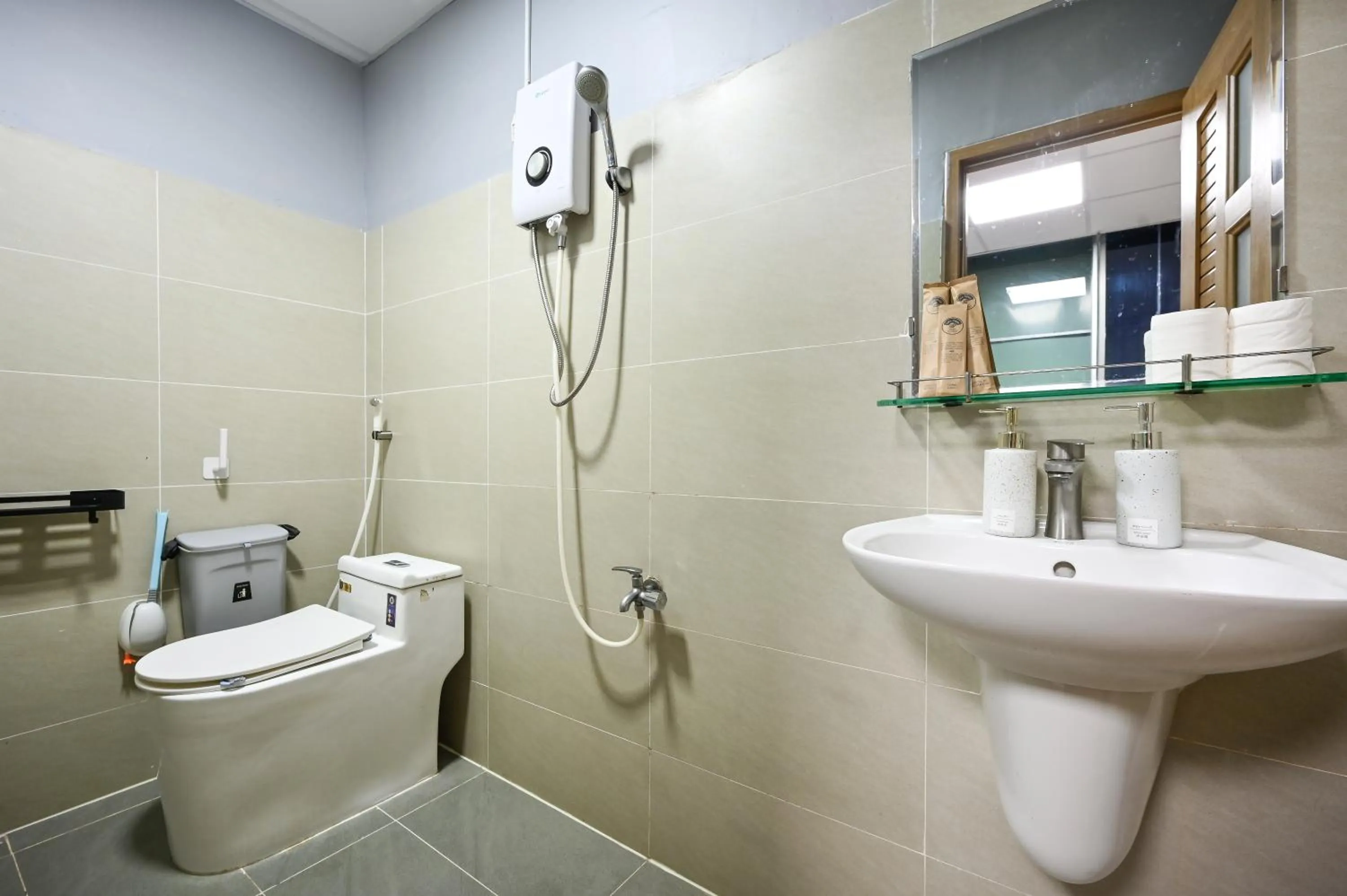 Shower in LalaHouse Summer Park