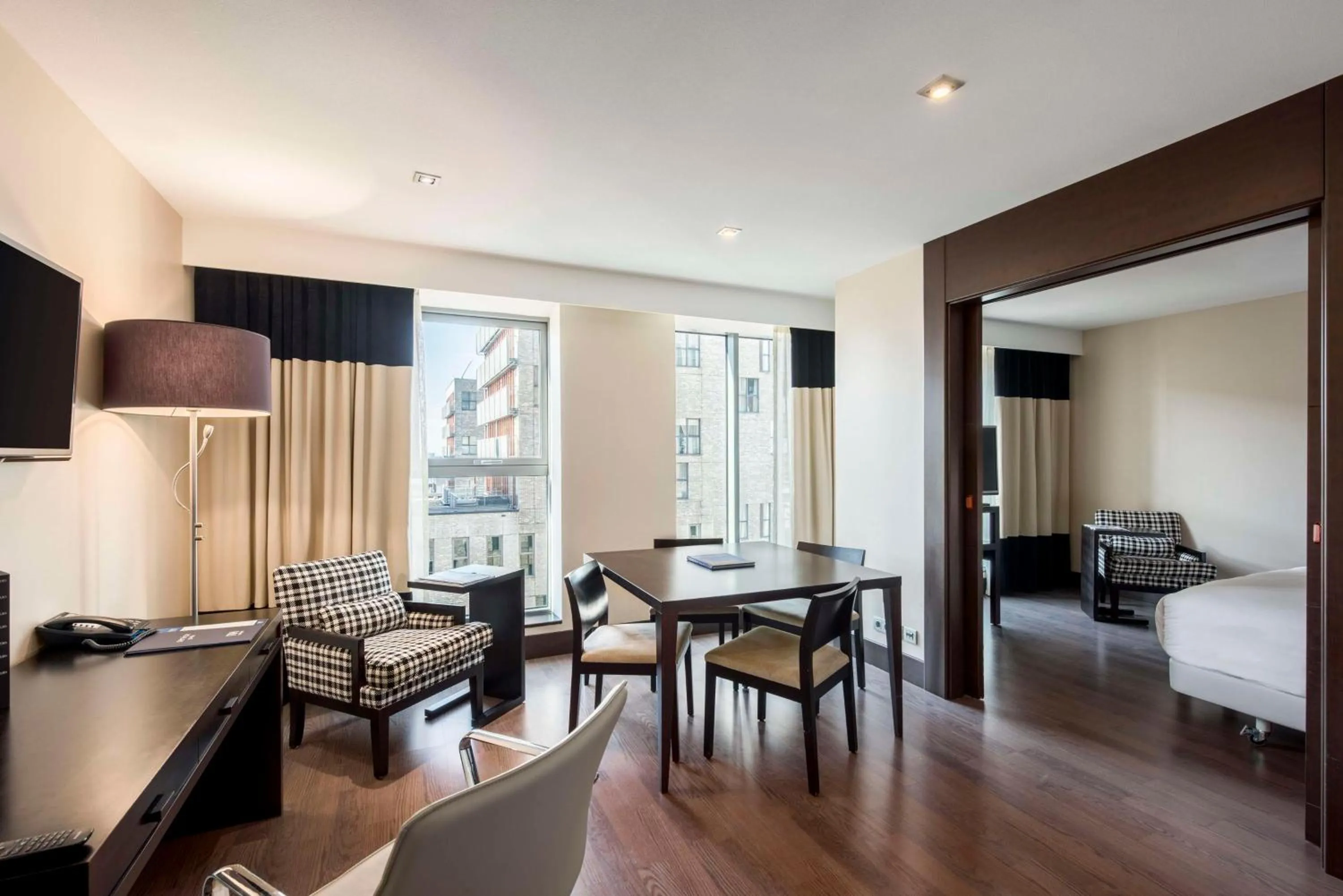 Photo of the whole room, Bed in NH Den Haag