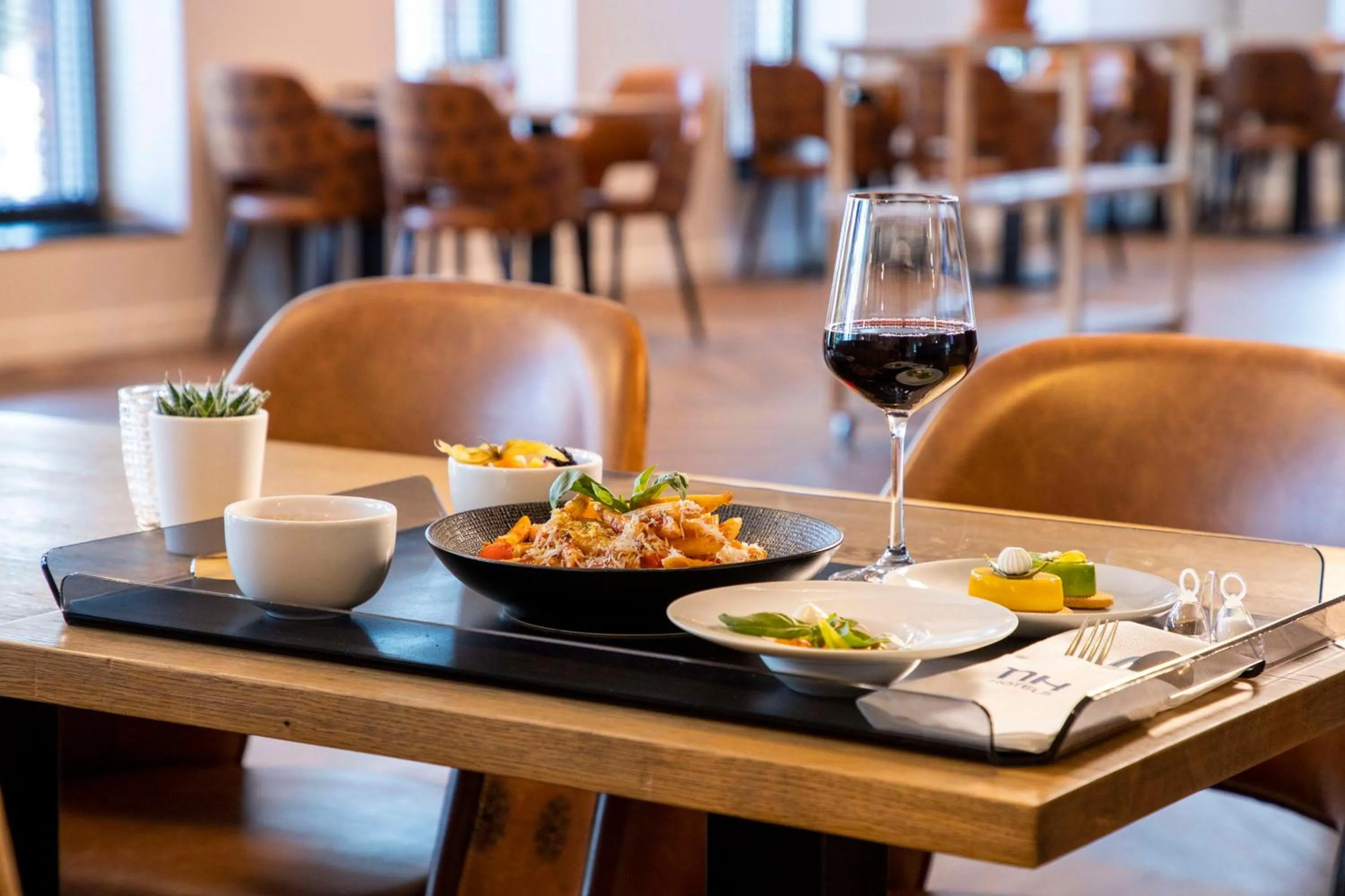 Restaurant/places to eat in NH Den Haag