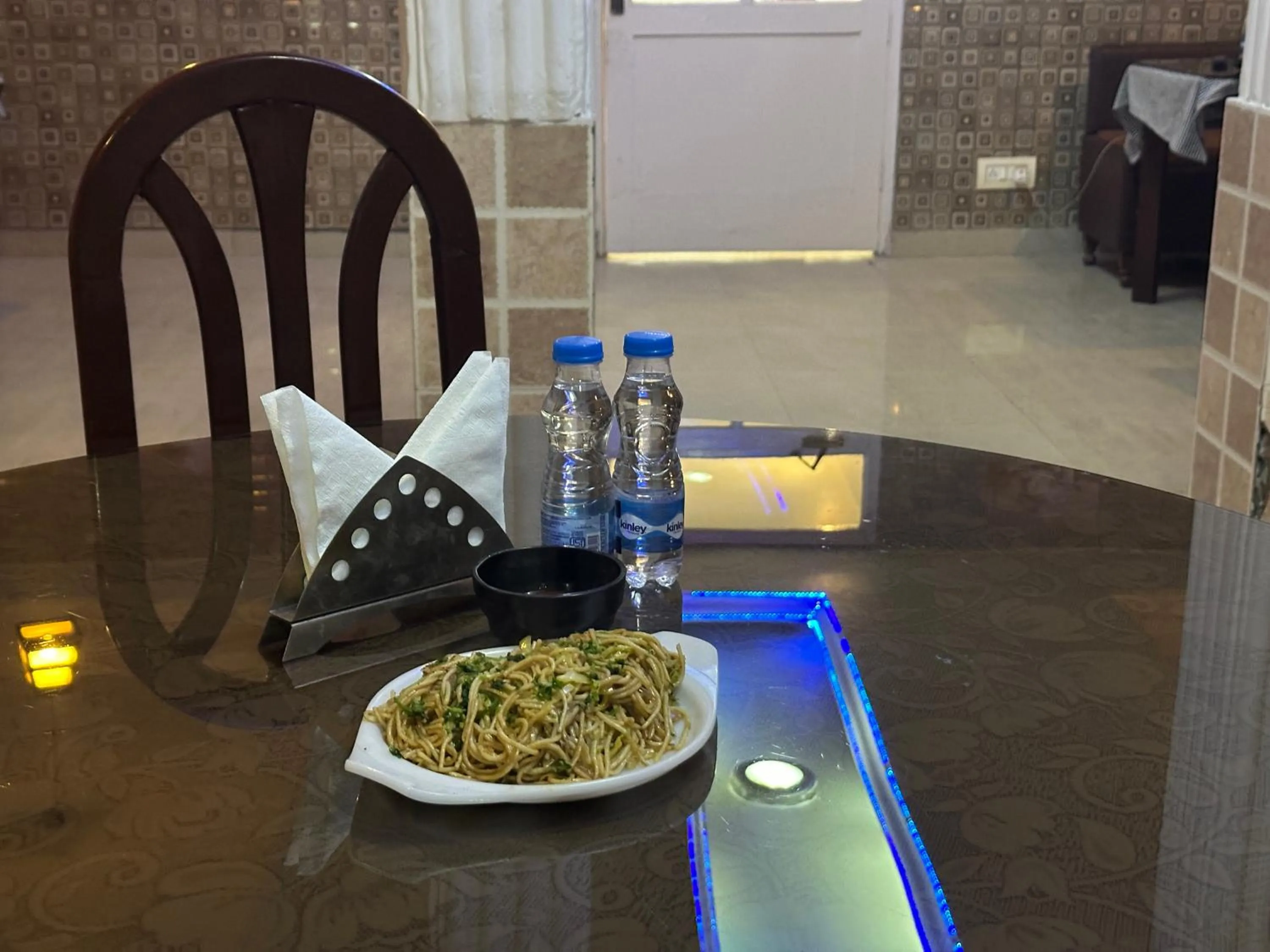 Kitchen or kitchenette in Western Nest International