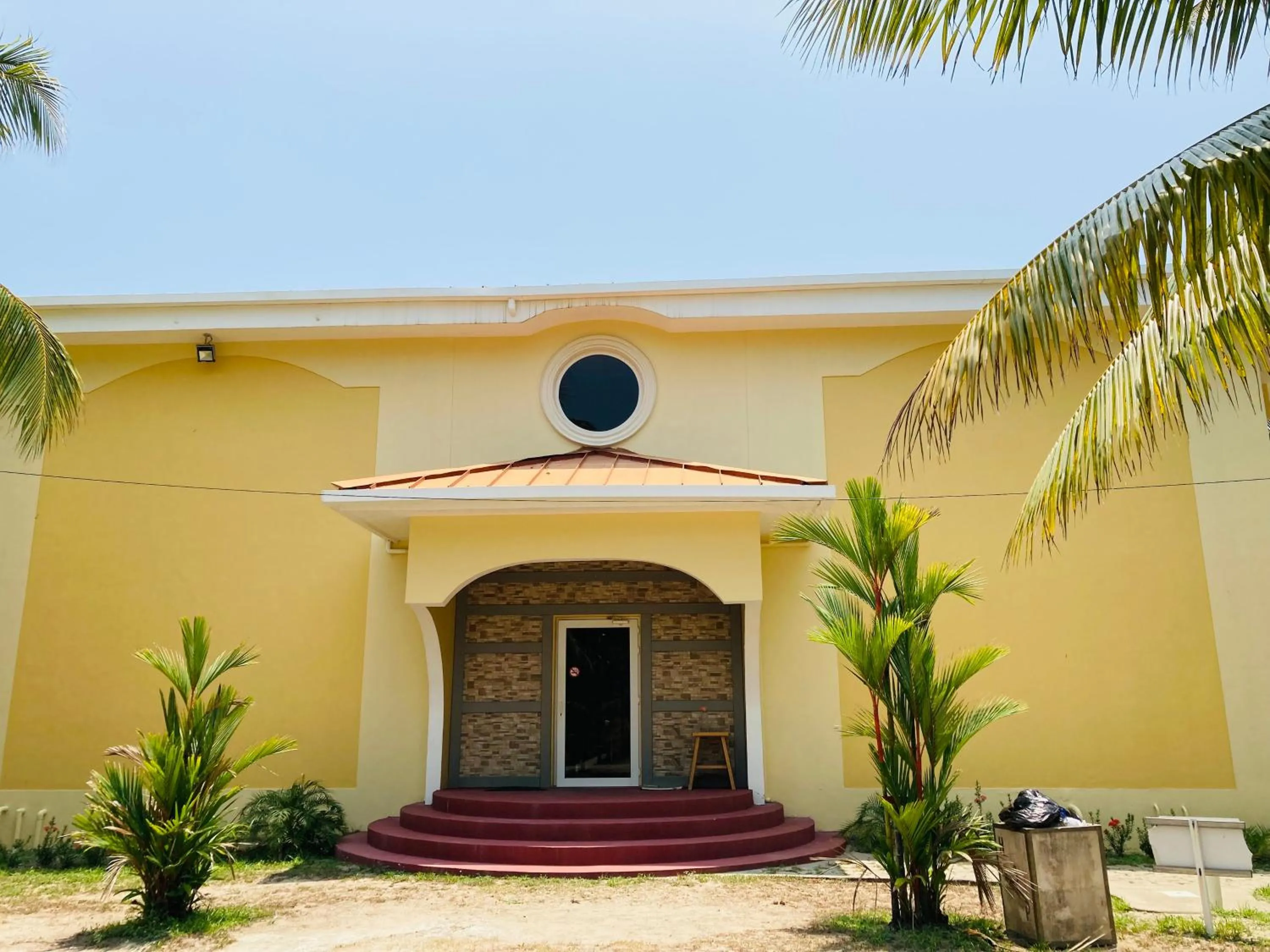 Property building in Honduras Shores Plantations