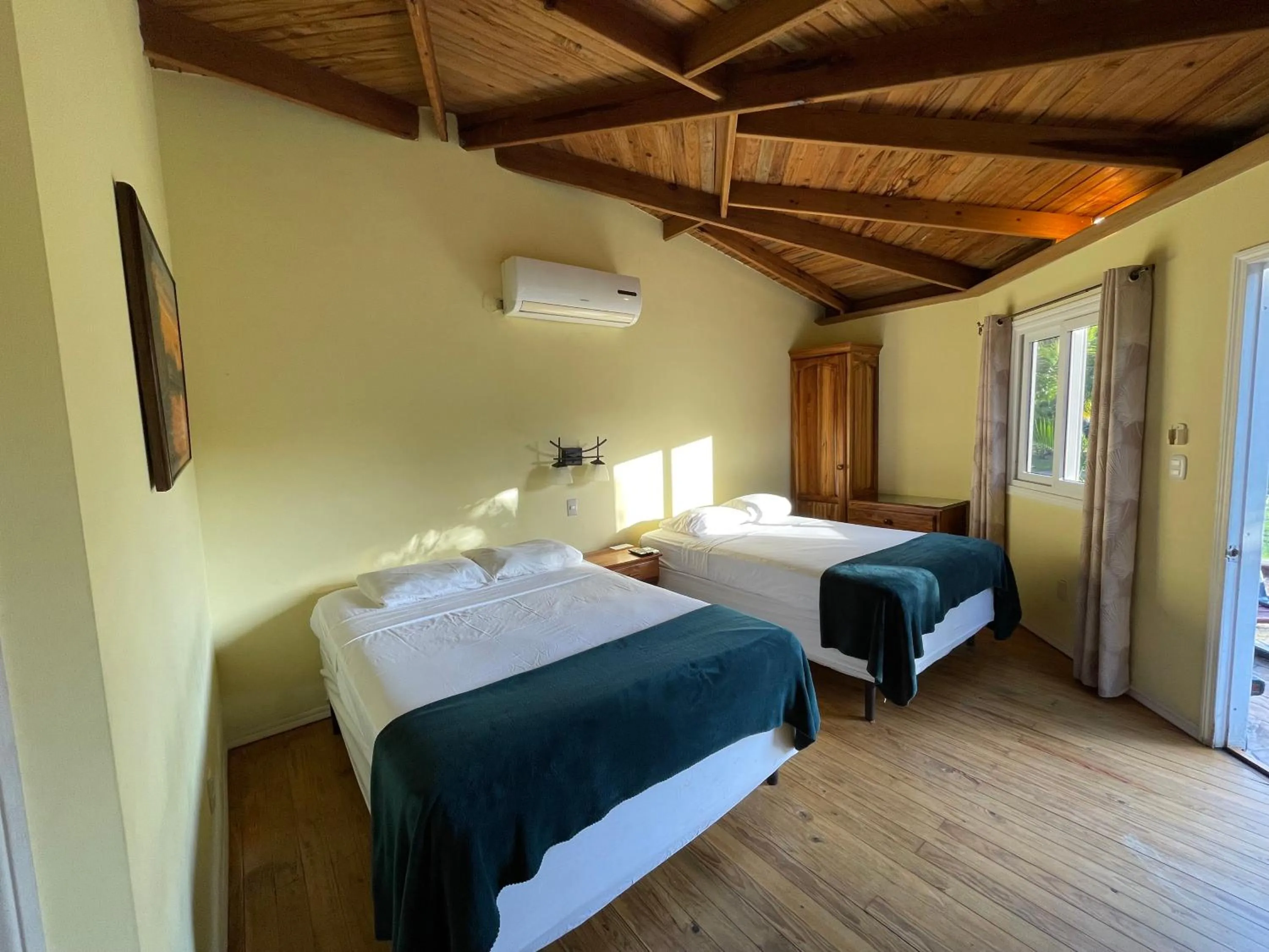 Bed in Honduras Shores Plantations