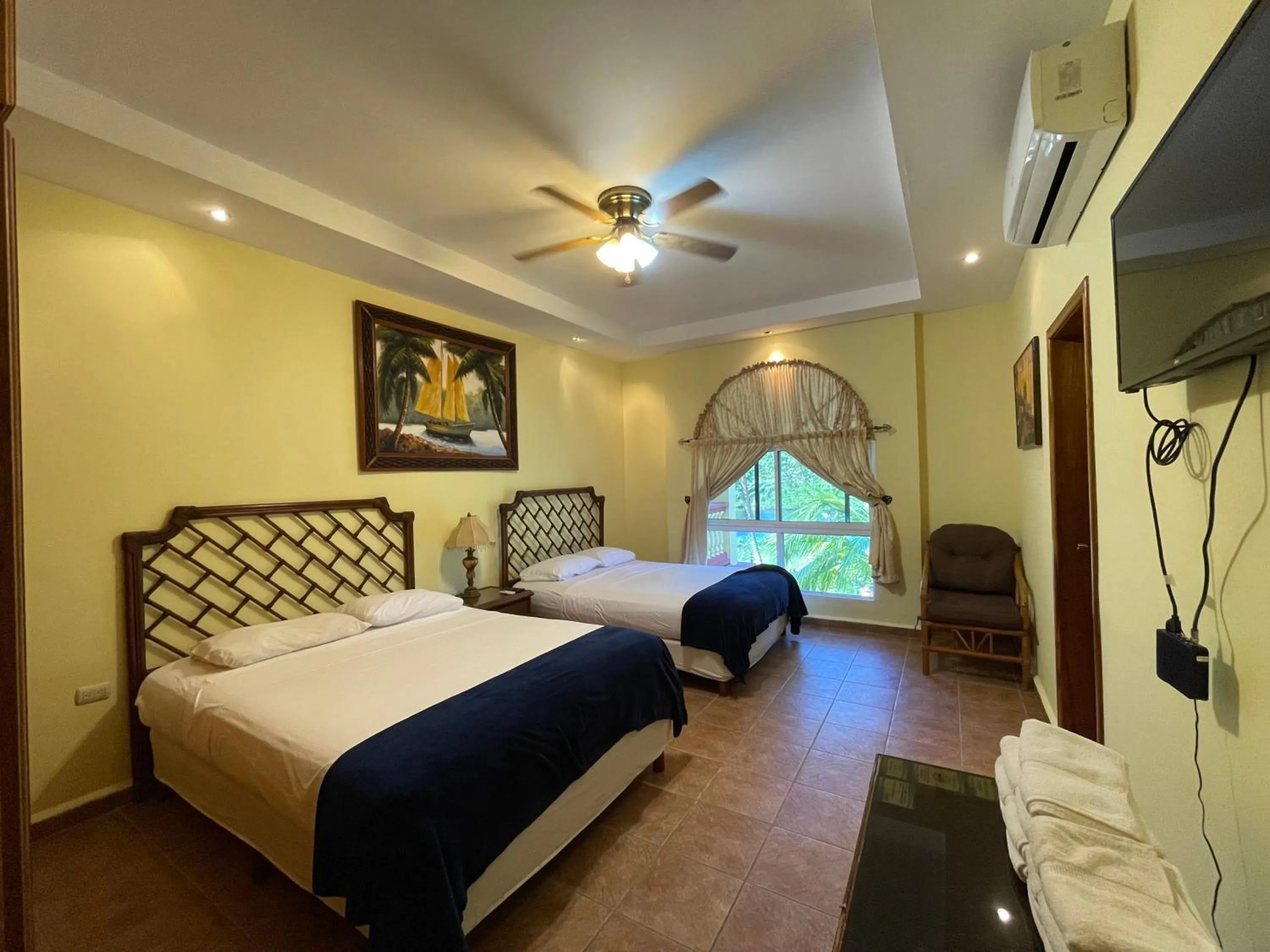 Bed in Honduras Shores Plantations