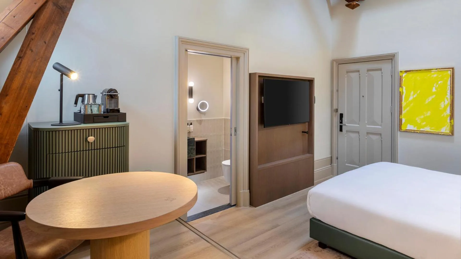 Photo of the whole room, Bed in The College Hotel Amsterdam, Autograph Collection