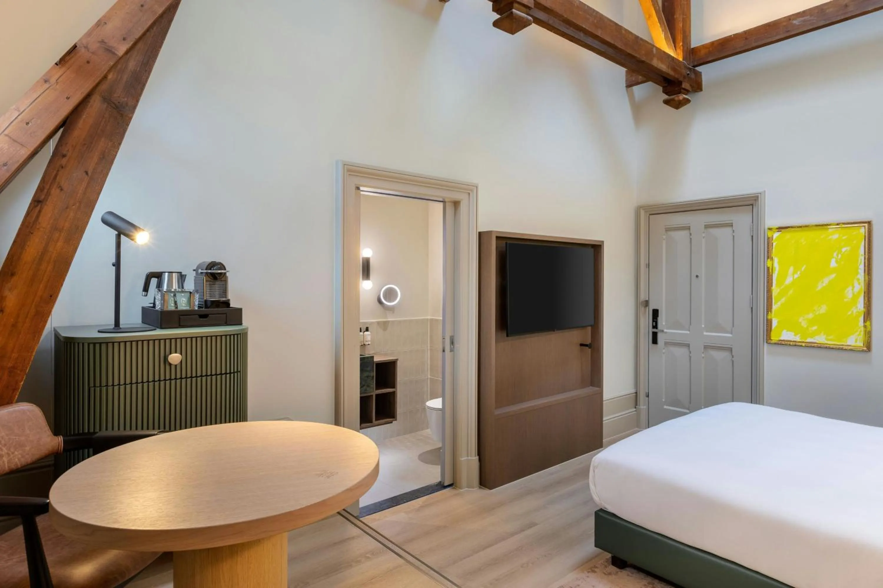 Photo of the whole room, Bed in The College Hotel Amsterdam, Autograph Collection