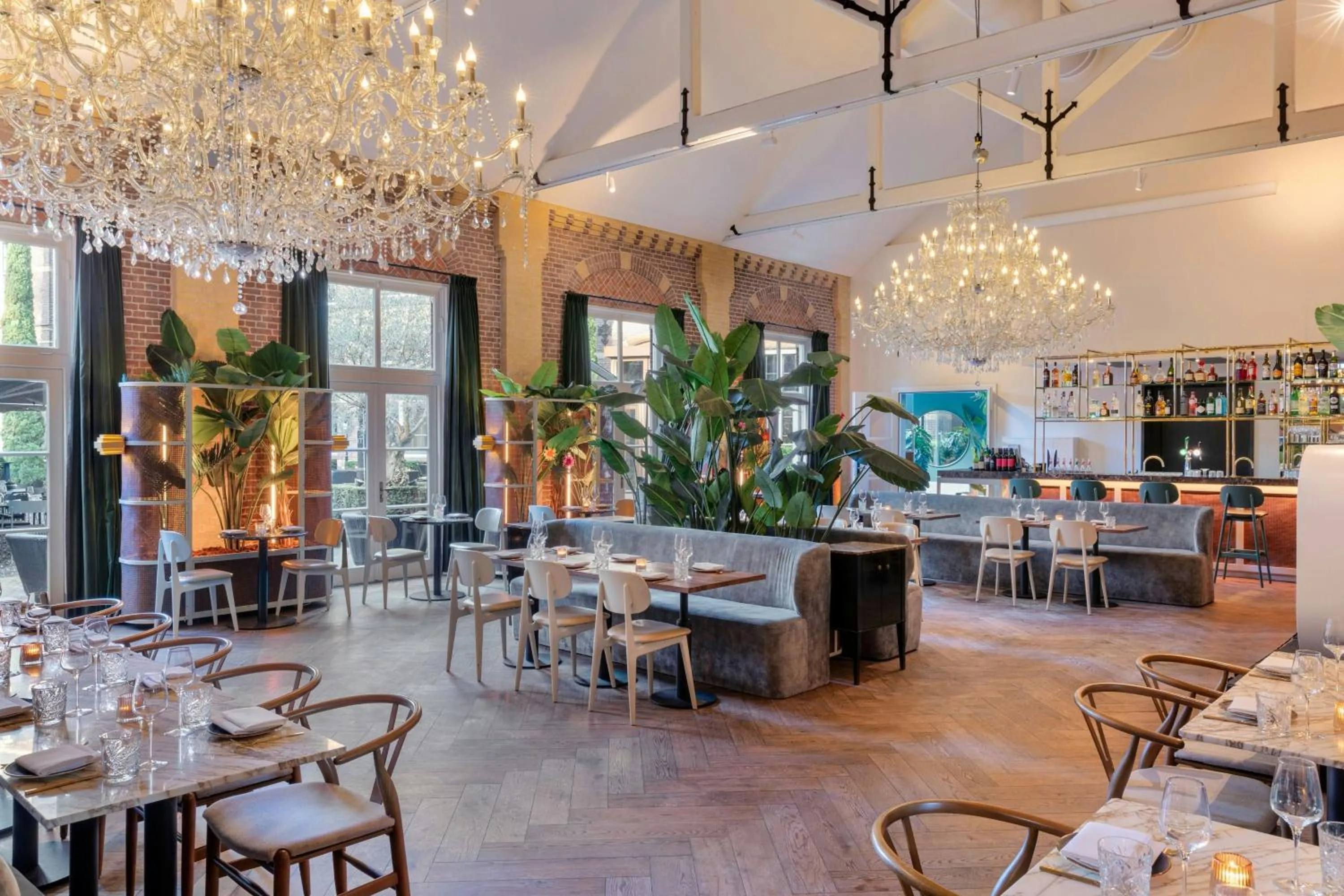 Lounge or bar in The College Hotel Amsterdam, Autograph Collection