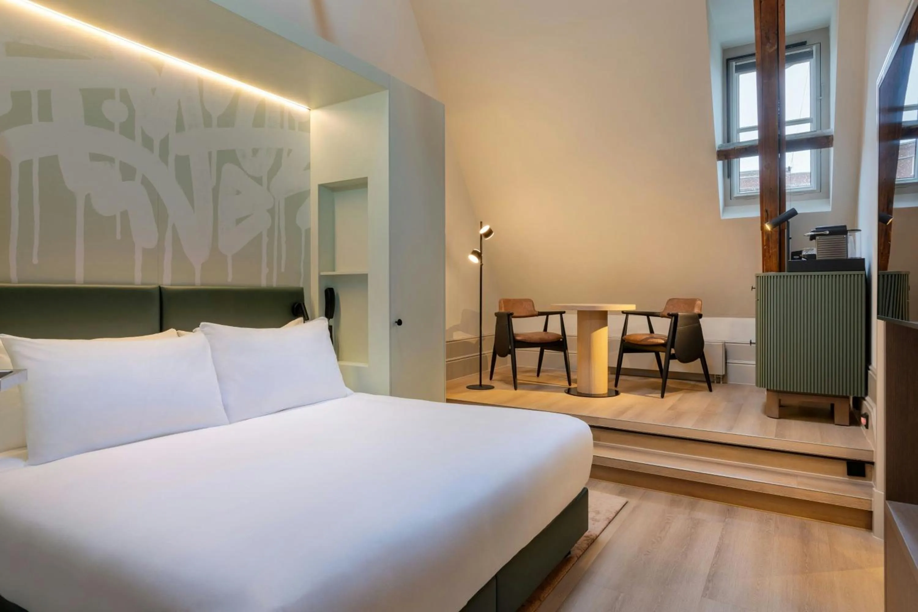 Photo of the whole room, Bed in The College Hotel Amsterdam, Autograph Collection