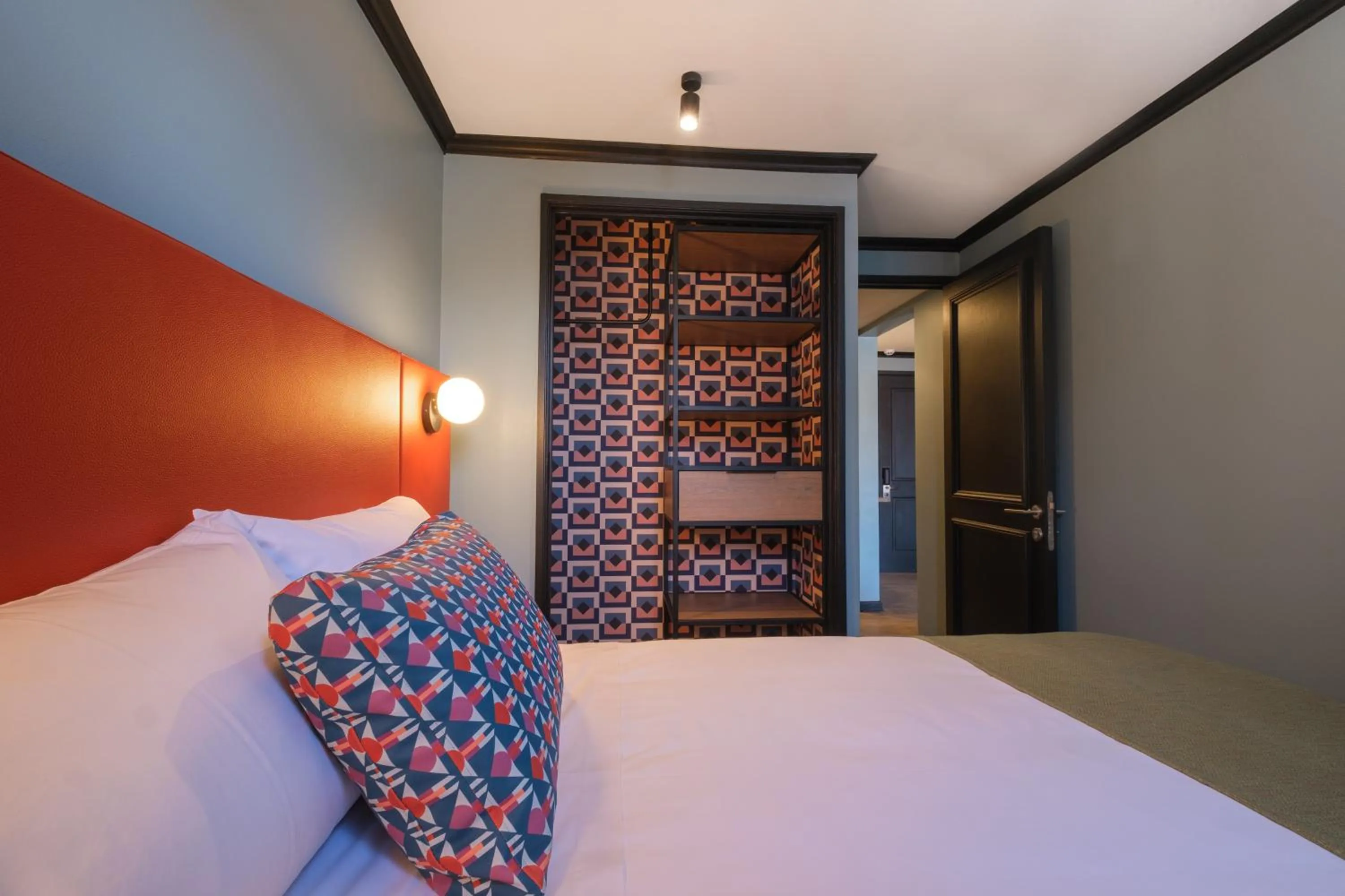 Photo of the whole room, Bed in APT Serviced Apartments Santiago