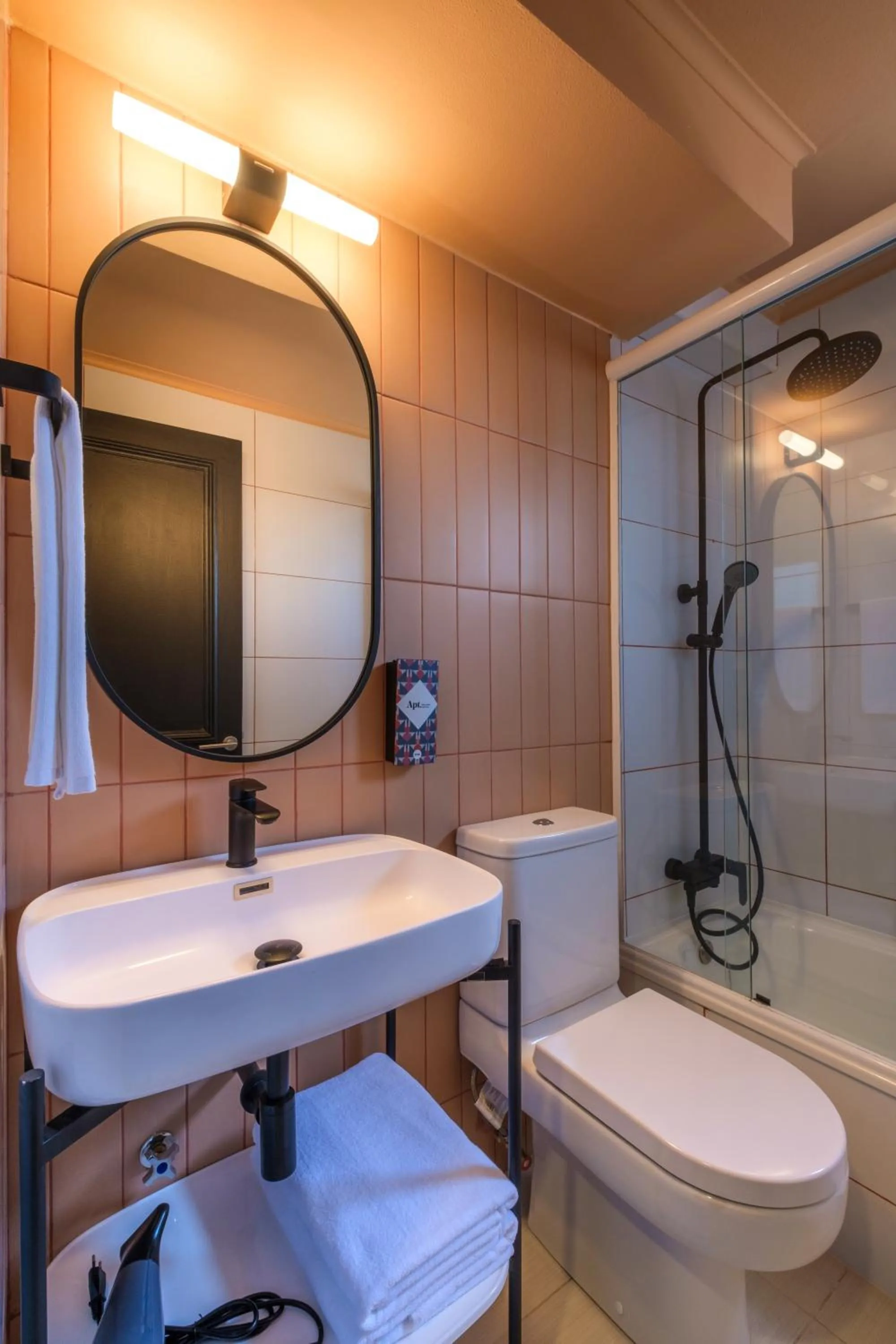 Toilet in APT Serviced Apartments Santiago